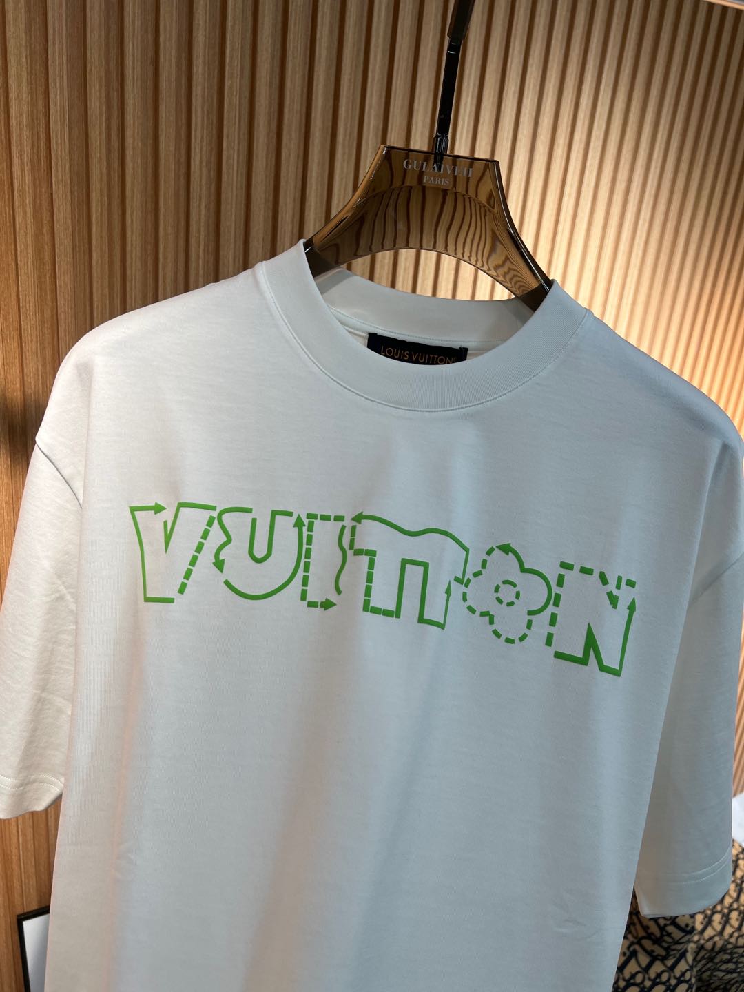   Lv  2025春夏新款首发专柜最新款短袖圆领T恤 高端订制 设计前卫时尚！品牌logo重工艺设计 
