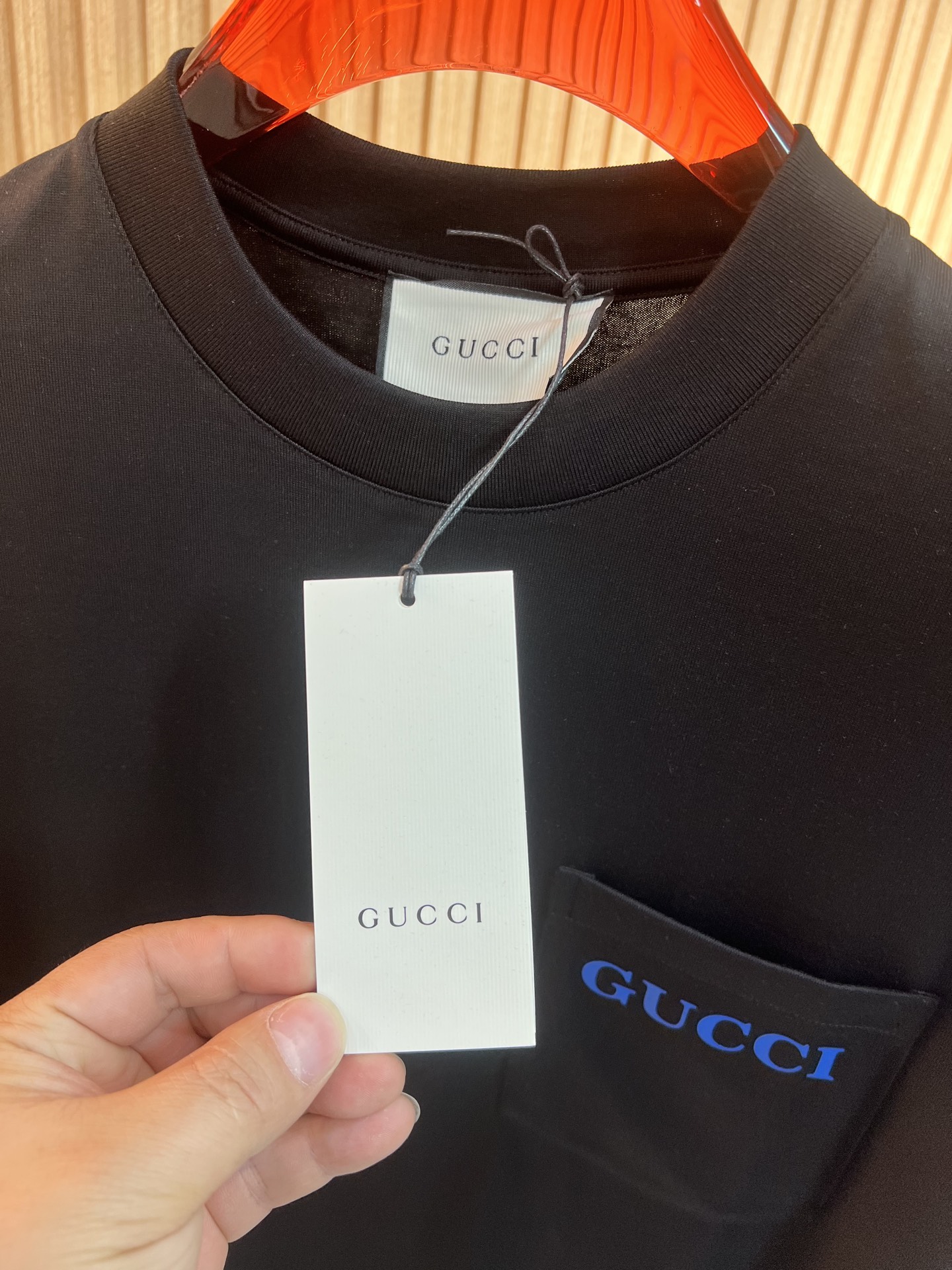   古奇GUCCi  2025春夏新款首发专柜最新款短袖圆领T恤 高端订制 设计前卫时尚！品牌logo印