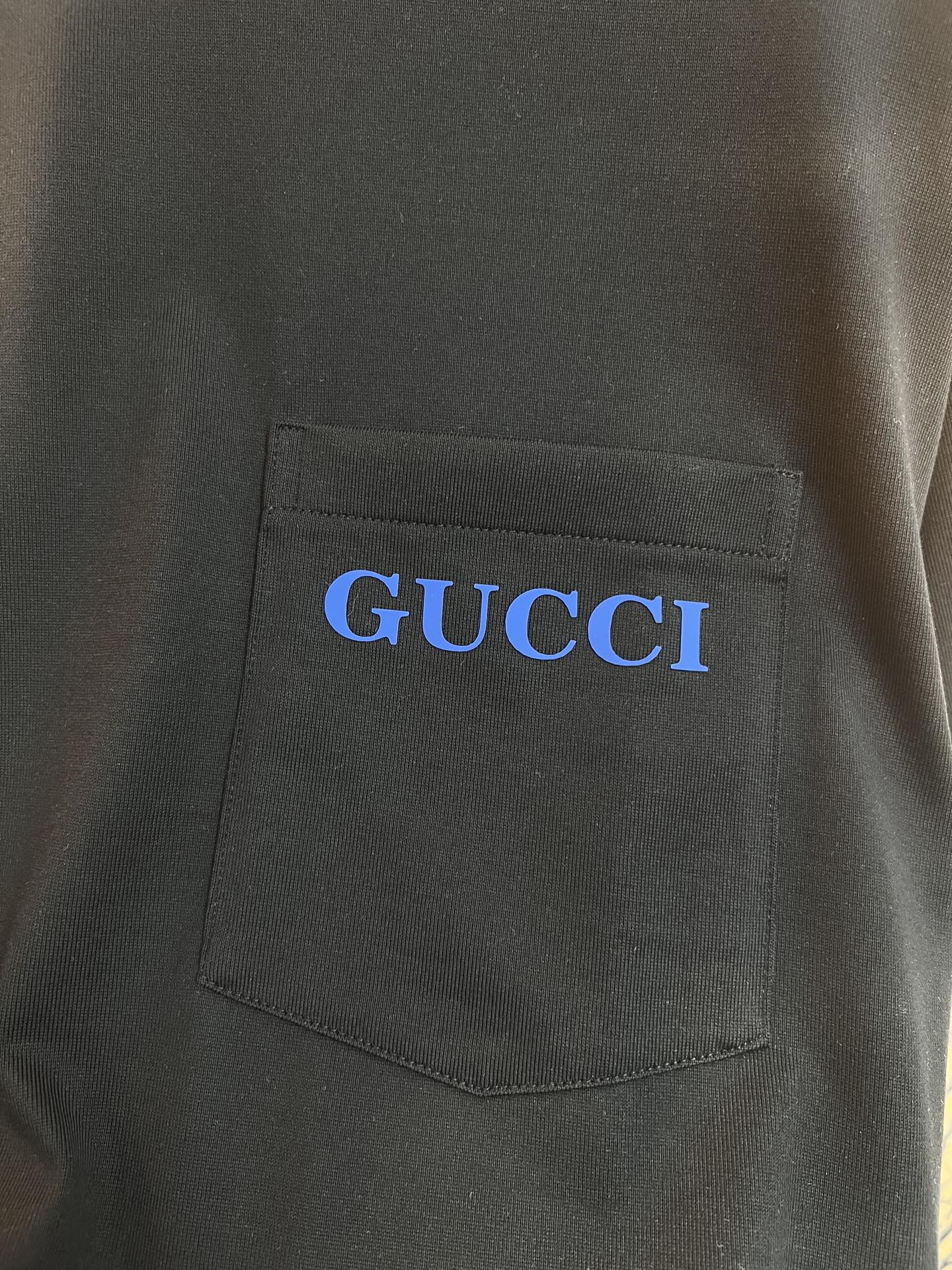   古奇GUCCi  2025春夏新款首发专柜最新款短袖圆领T恤 高端订制 设计前卫时尚！品牌logo印