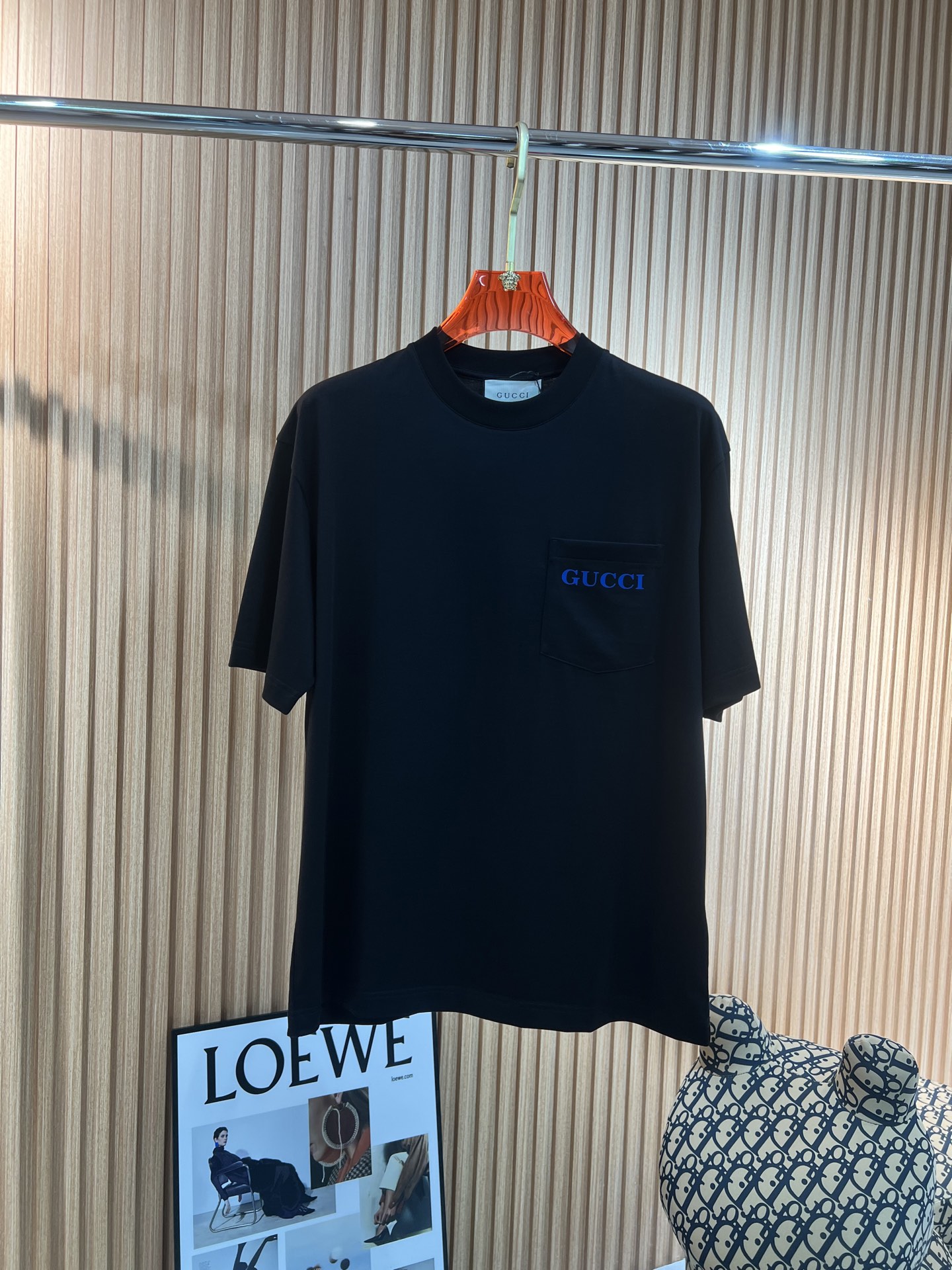  古奇GUCCi  2025春夏新款首发专柜最新款短袖圆领T恤 高端订制 设计前卫时尚！品牌logo印