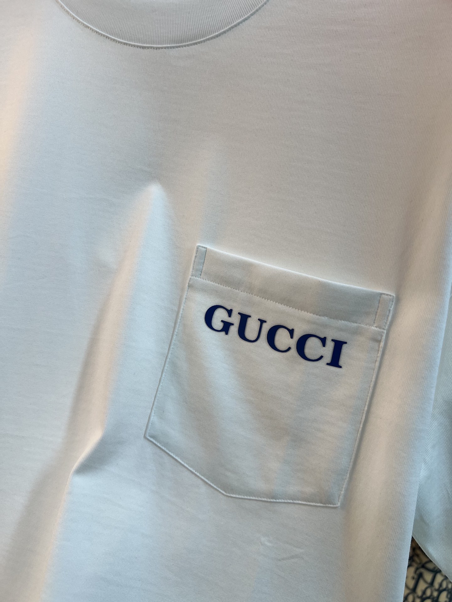   古奇GUCCi  2025春夏新款首发专柜最新款短袖圆领T恤 高端订制 设计前卫时尚！品牌logo印