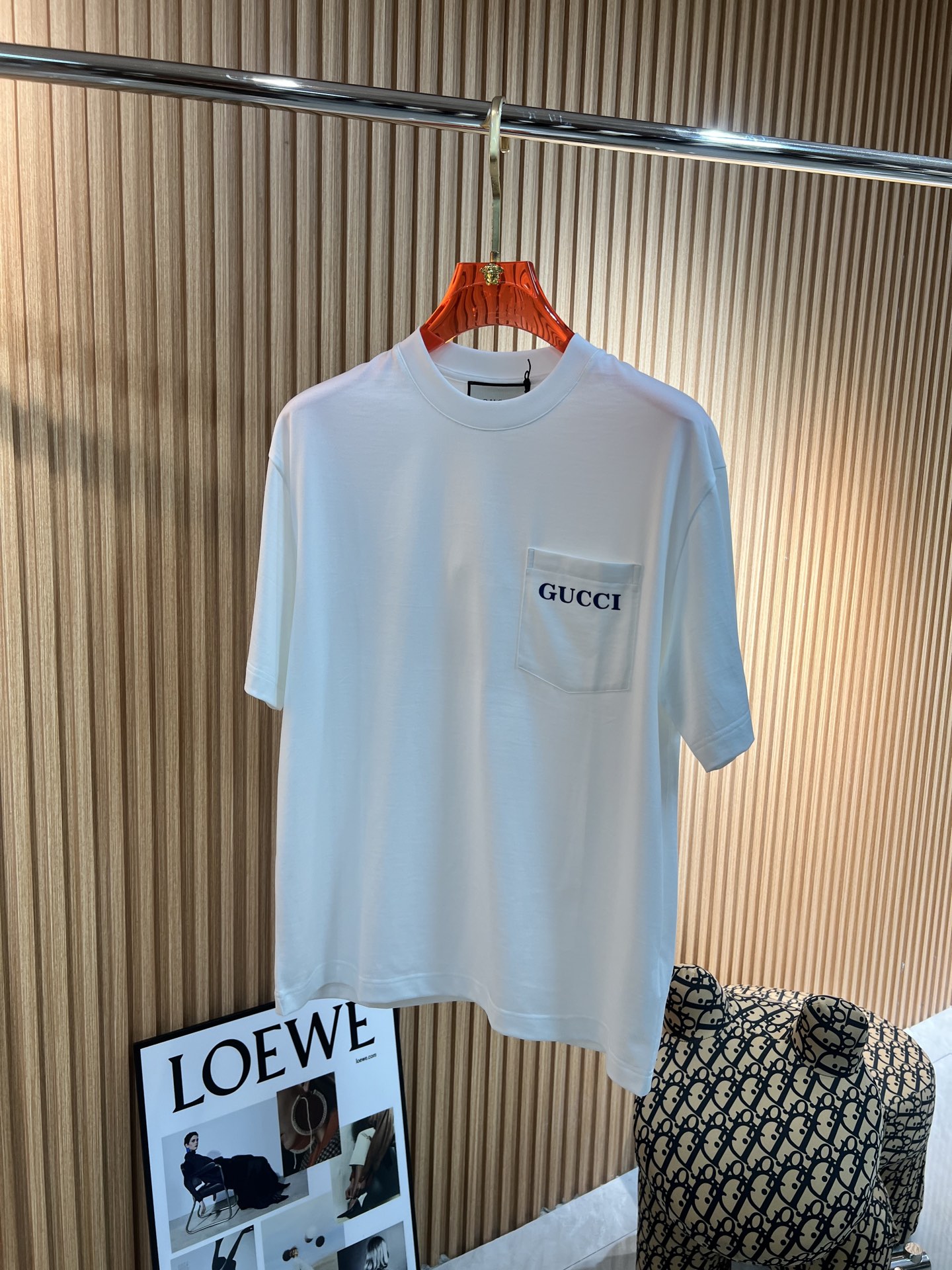   古奇GUCCi  2025春夏新款首发专柜最新款短袖圆领T恤 高端订制 设计前卫时尚！品牌logo印