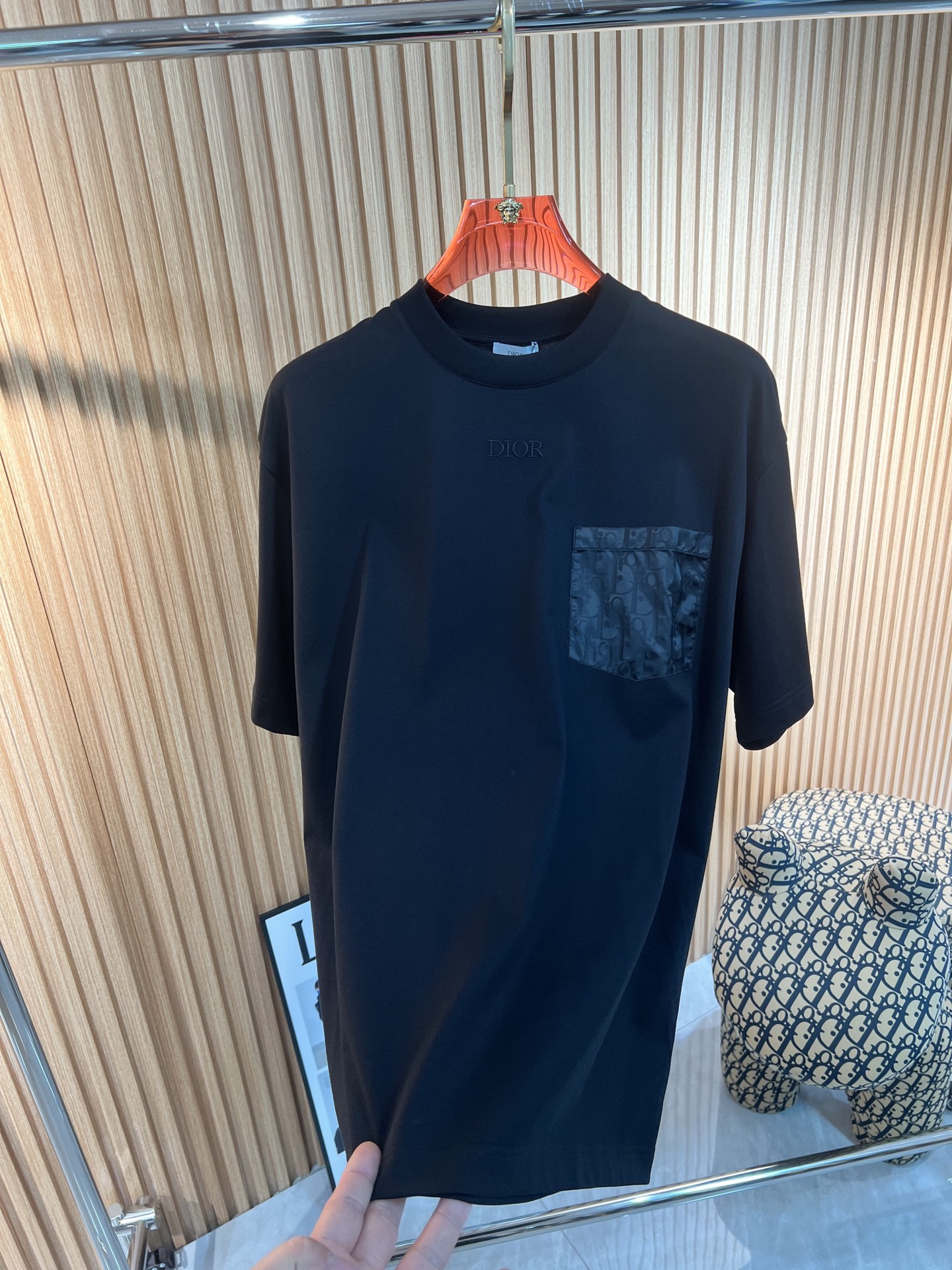   迪奥Dior  2025春夏新款首发专柜最新款短袖圆领T恤 高端订制 设计前卫时尚！品牌logo绣花