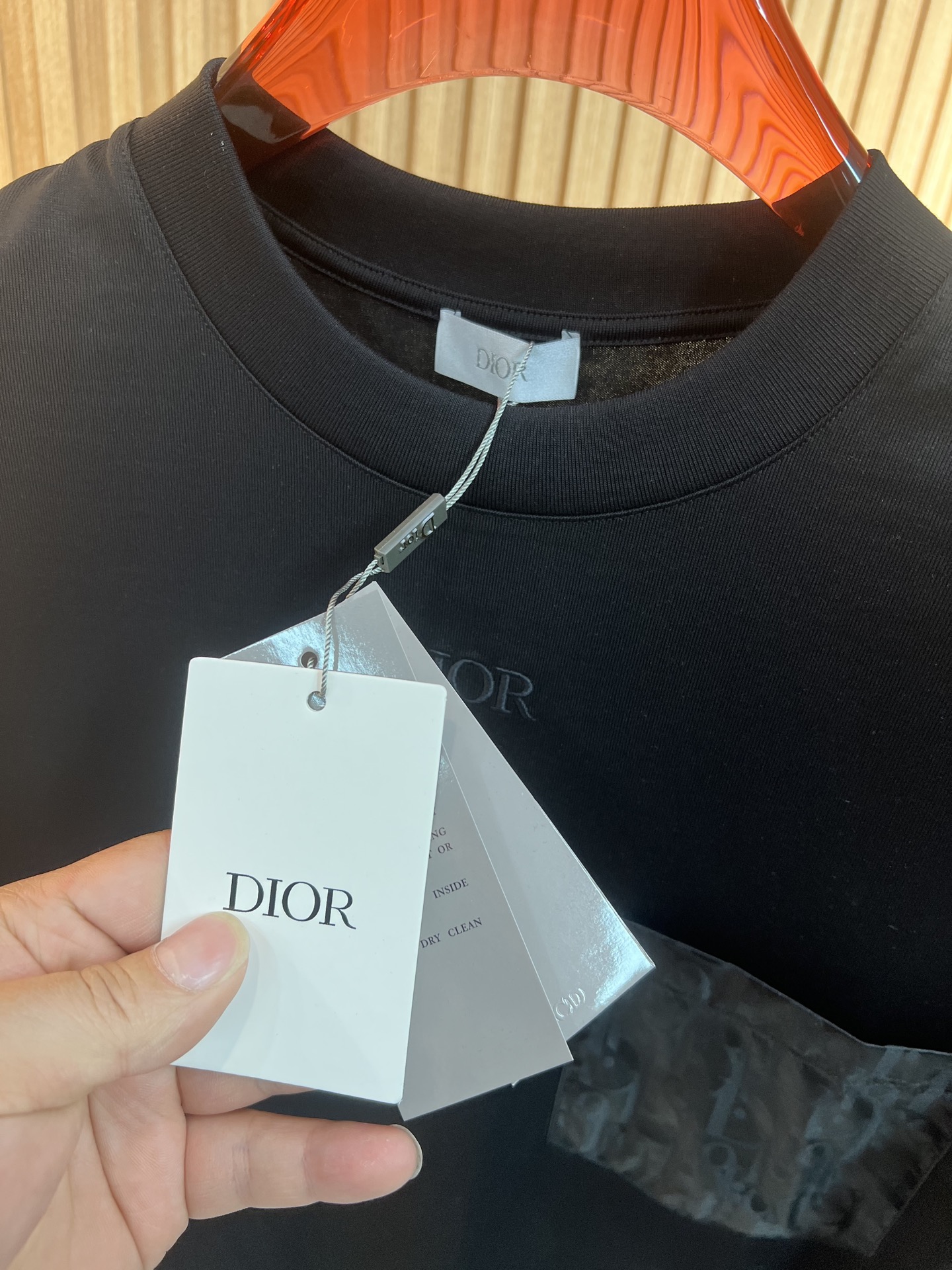   迪奥Dior  2025春夏新款首发专柜最新款短袖圆领T恤 高端订制 设计前卫时尚！品牌logo绣花