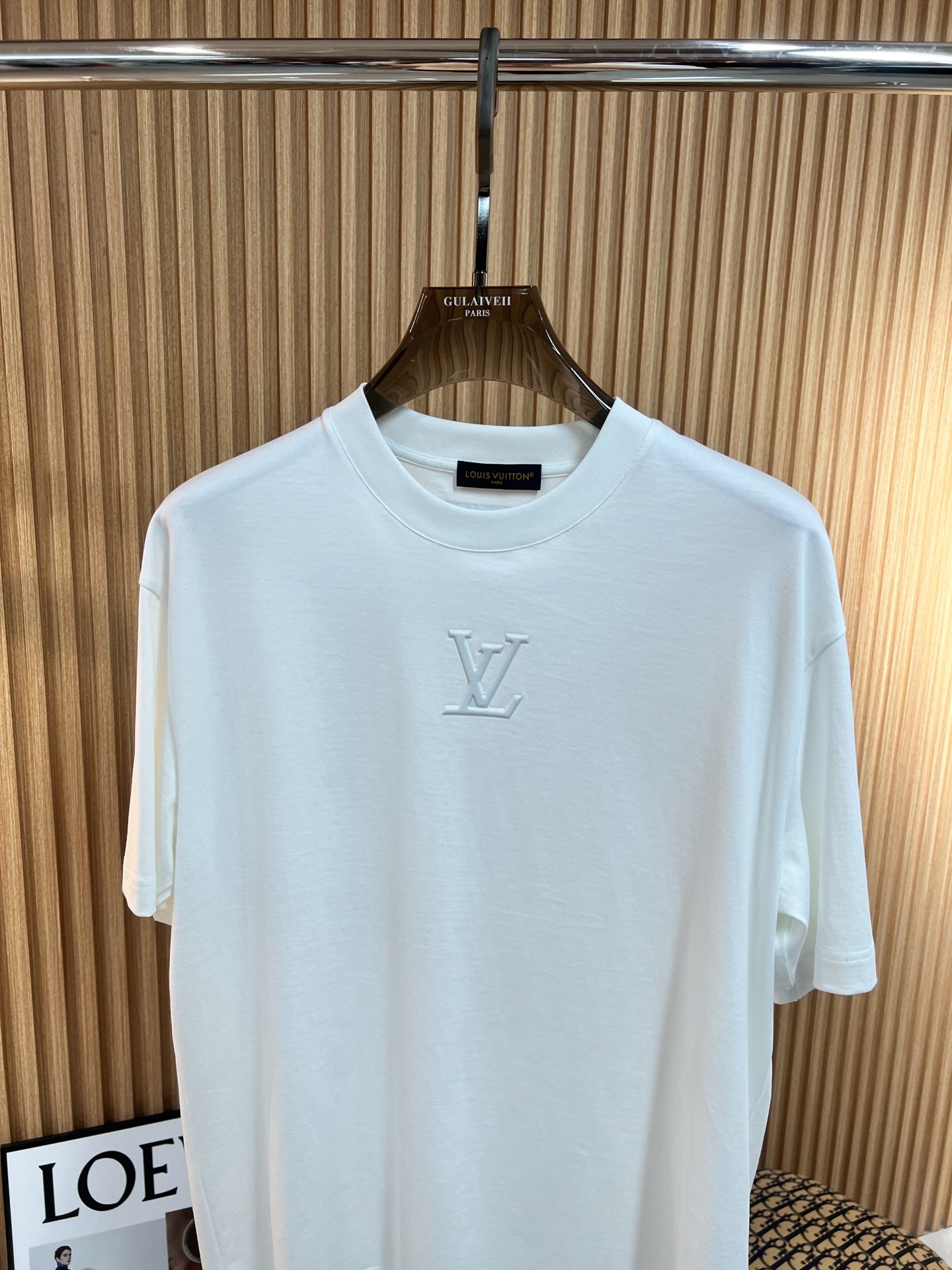    🆕LV  2025春夏新款首发专柜最新款短袖圆领T恤 高端订制 设计前卫时尚！品牌logo重工艺设