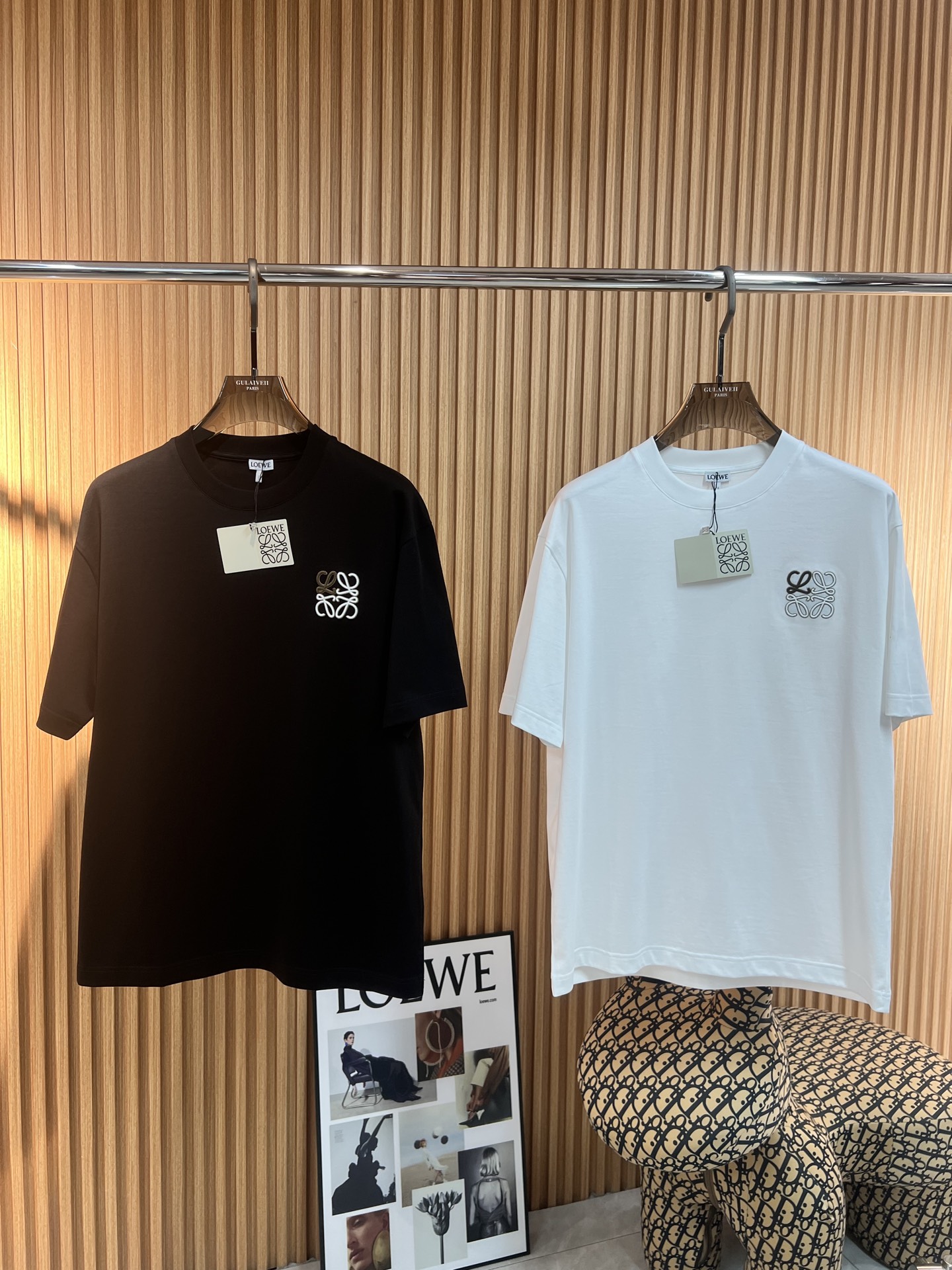    🆕罗意威  2025春夏新款首发专柜最新款短袖圆领T恤 高端订制 设计前卫时尚！品牌logo重工艺