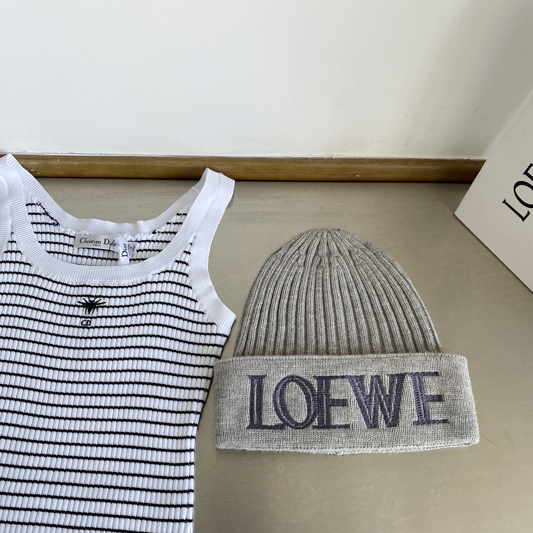 Loewe New
 Hats Knitted Hat Knitting Wool Fall/Winter Collection