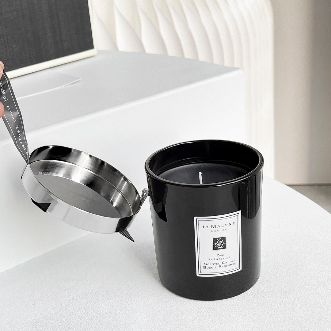 Chanel Maison Lifestyle Luxury Home Decor Blanket Tableware Bedding 8