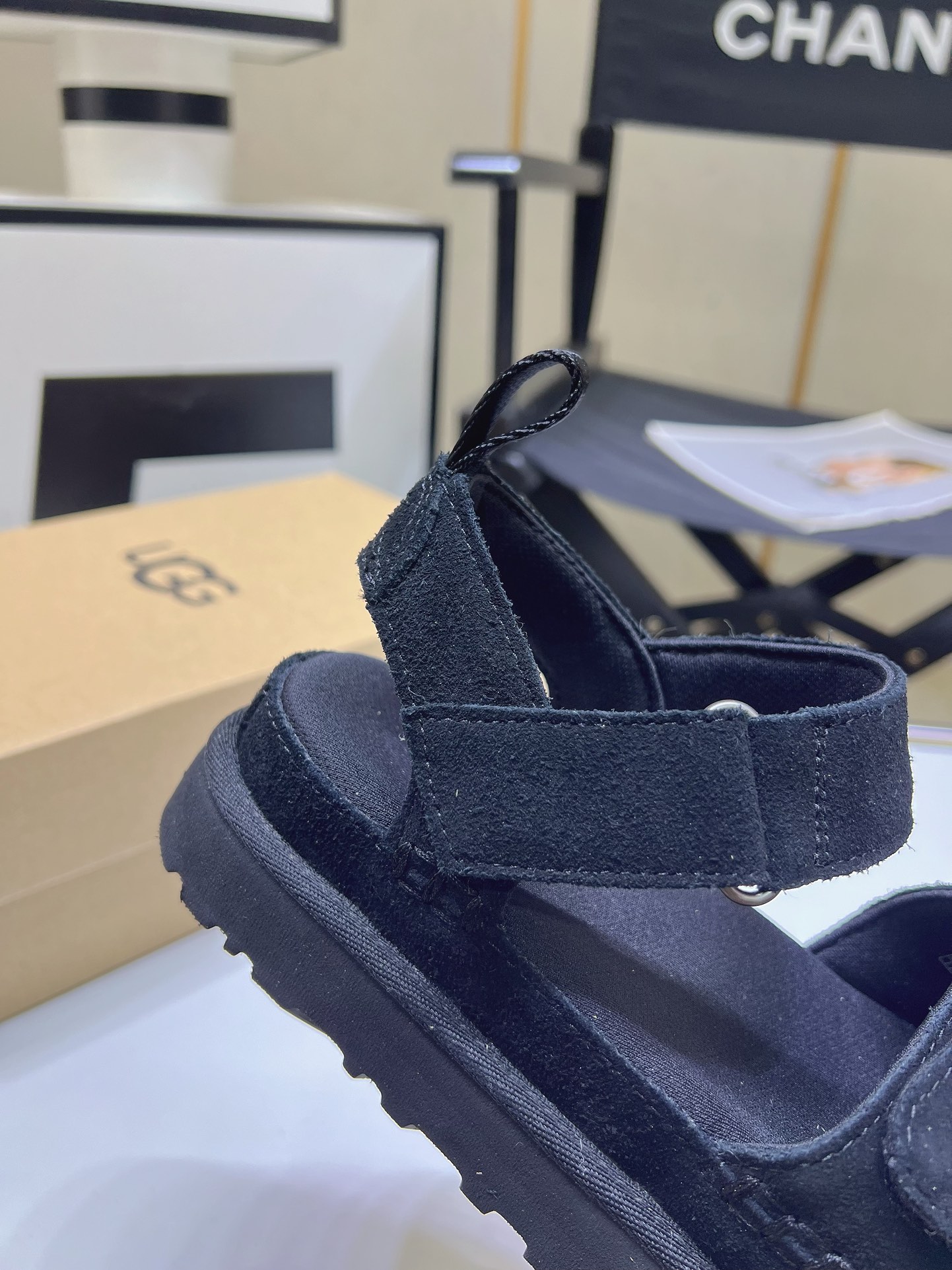 UGG Women's Goldenstar Sandal - Comfortable, Stylish, and Platform Sandals 7 i1716984596 4640 5