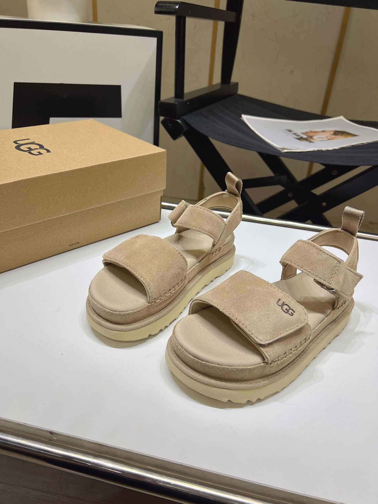 UGG Women's Goldenstar Sandal - Comfortable Flatform Sandals for Everyday Wear 4 i1716984714 6033 0