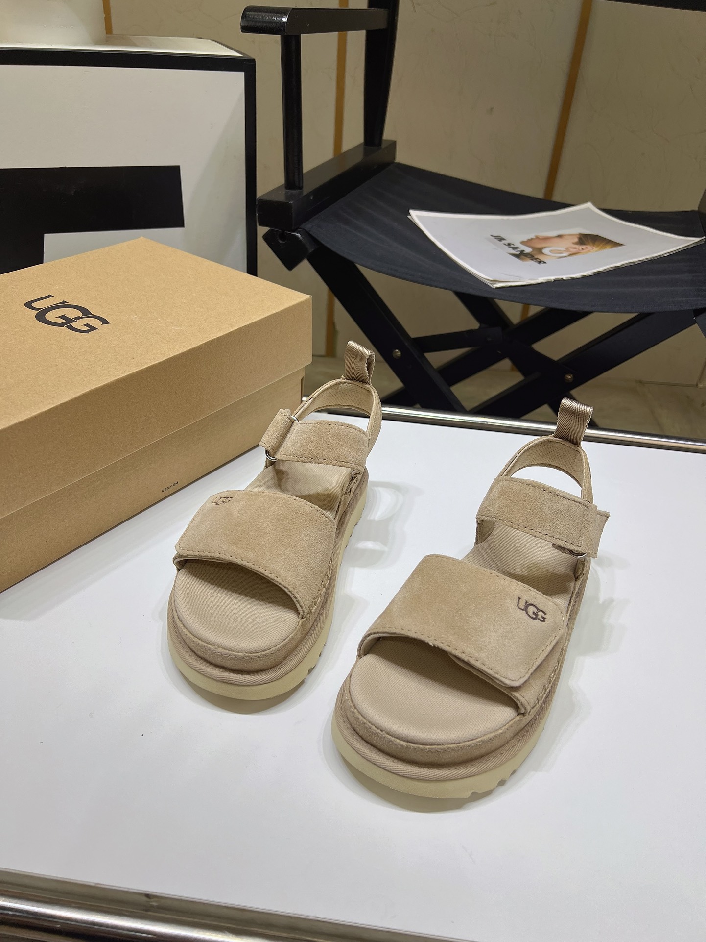 UGG Women's Goldenstar Sandal - Comfortable Flatform Sandals for Everyday Wear 7 i1716984714 7124 1