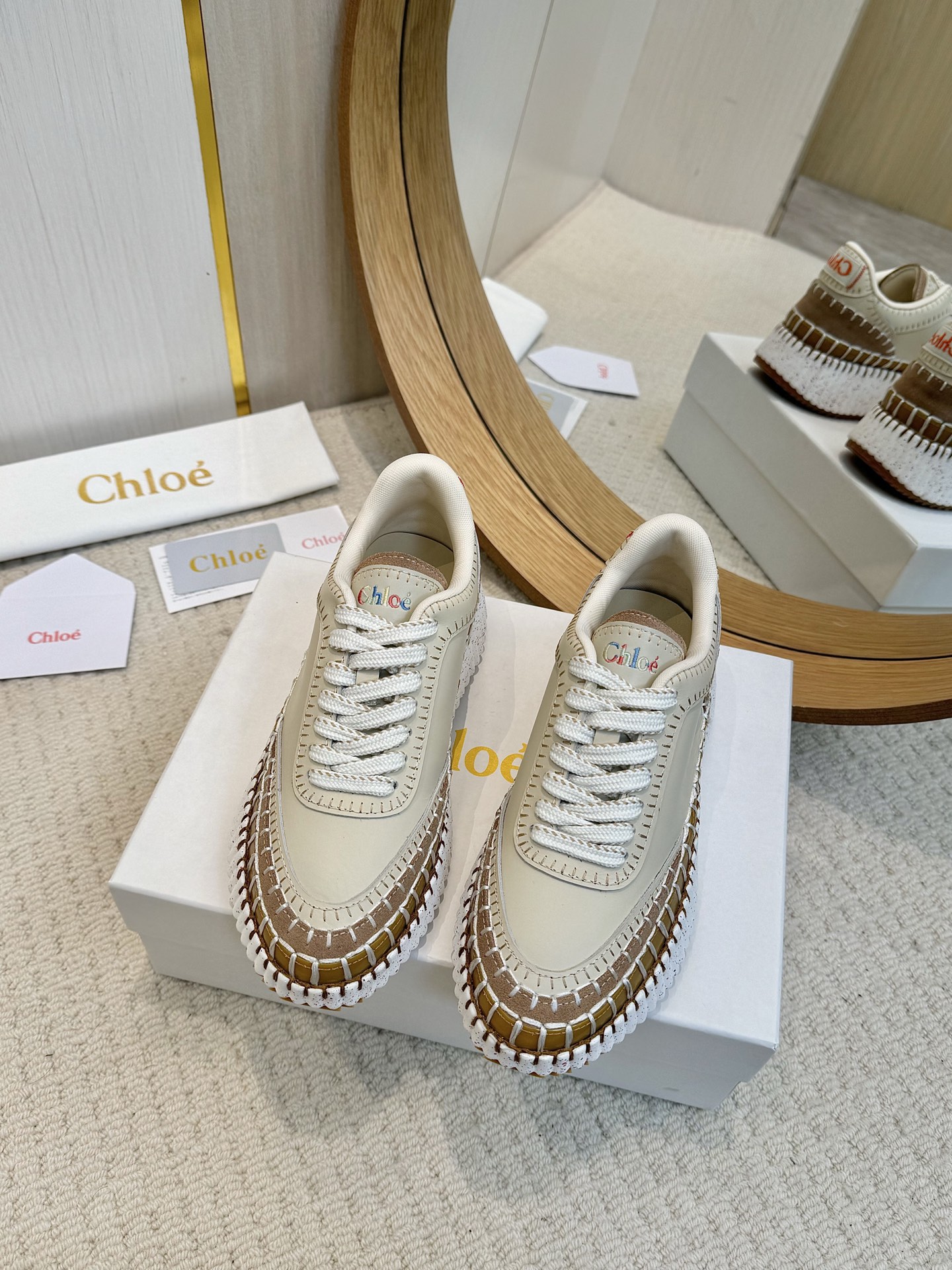 NO:238229,2025 Chloe Counter launched a new sandal at the same time, spring and summer style Guangsheng. Since the entire fashion circle has become popular, there are many colors. This fabric uses imported cowhide, the texture is refreshing and breathable, and it is not stewed. Fashionable and simple style. Goddess loves it. Beautiful, 5.CM ultra-light rubber foam vacuum sole, very comfortable, size 35-42 (standard code) as shown in the figure 5 colors available, casual shoes/sports shoes, chloe, loewe, sandals, sneakers, cowhide198609092025蔻依Chloe专柜同步上市新款凉鞋,春夏款广升 风靡整个时尚圈以来,多色多款,这款面料使用进口牛皮,,质地清爽透气不焖脚 时尚简约范儿 女神都爱 美翻啦 ,5.CM超轻橡胶发泡抽真空大底,舒适得不要不要的,35-42码（标准码）如图5色可选,,休闲鞋/运动鞋,chloe,loewe,sandals,sneakers,cowhide,Women's Shoes