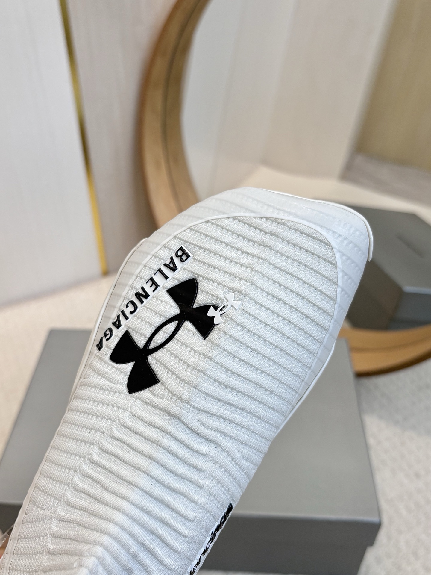 Balenciaga X Under Armour Andromeda Flying Sneakers for Couples - 图片 4