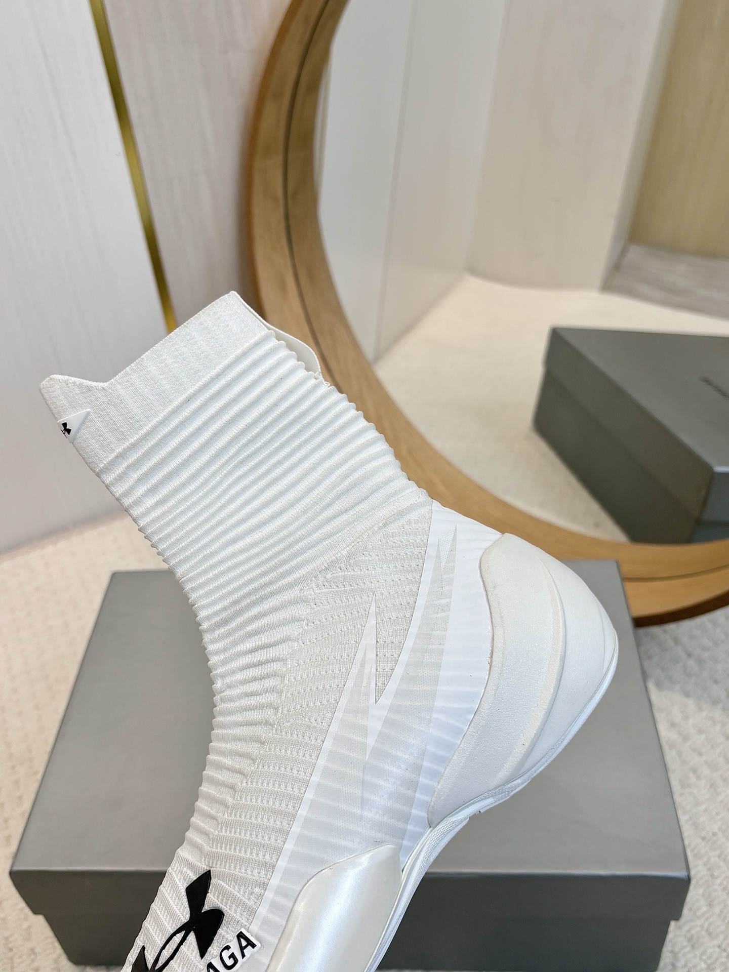 Balenciaga X Under Armour Andromeda Flying Sneakers for Couples - 图片 3