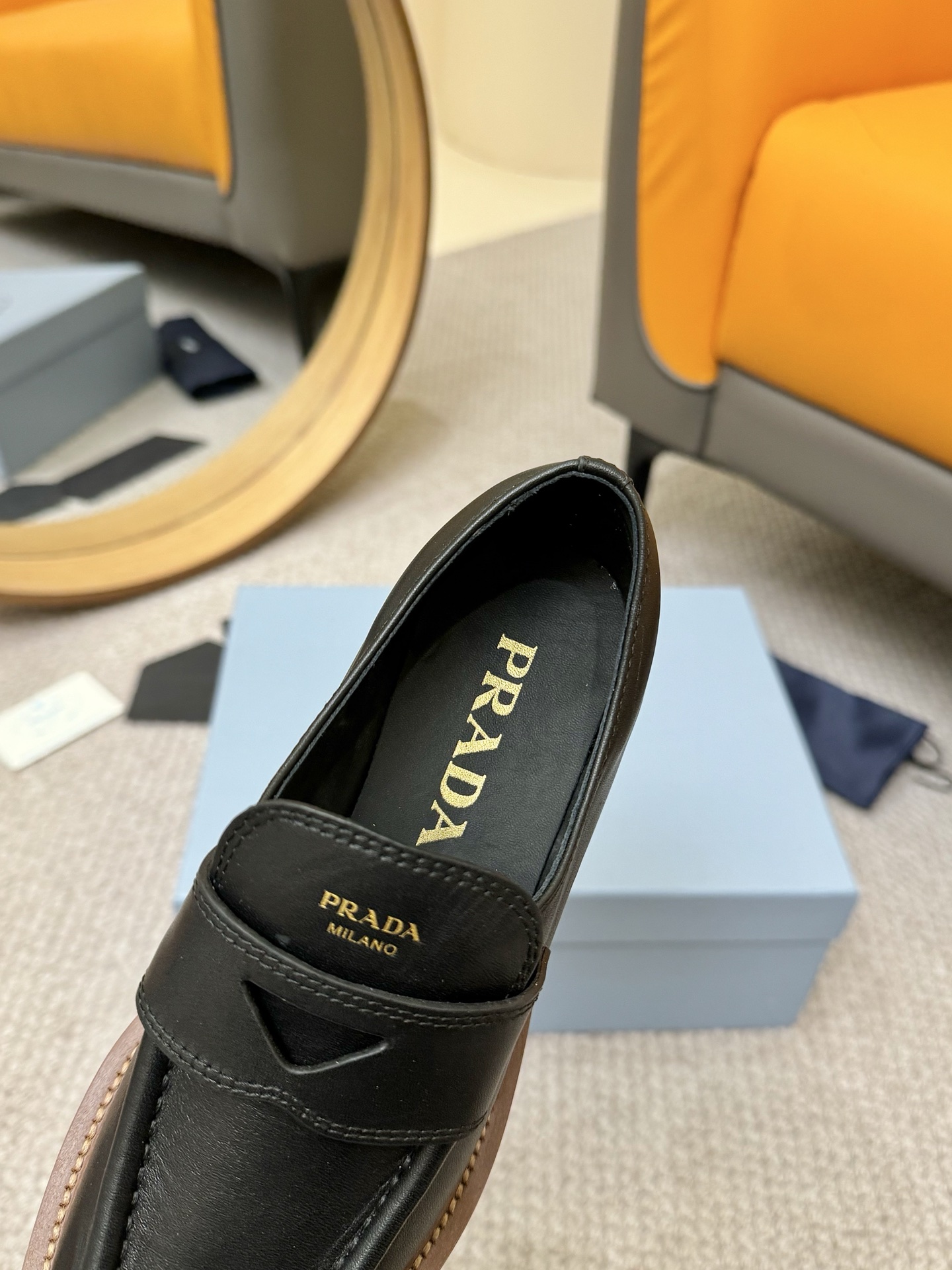 Prada 25' New Pointed Toe Retro Chunky Heel Casual Single Shoes 9 i1743843576645 6678 0 7