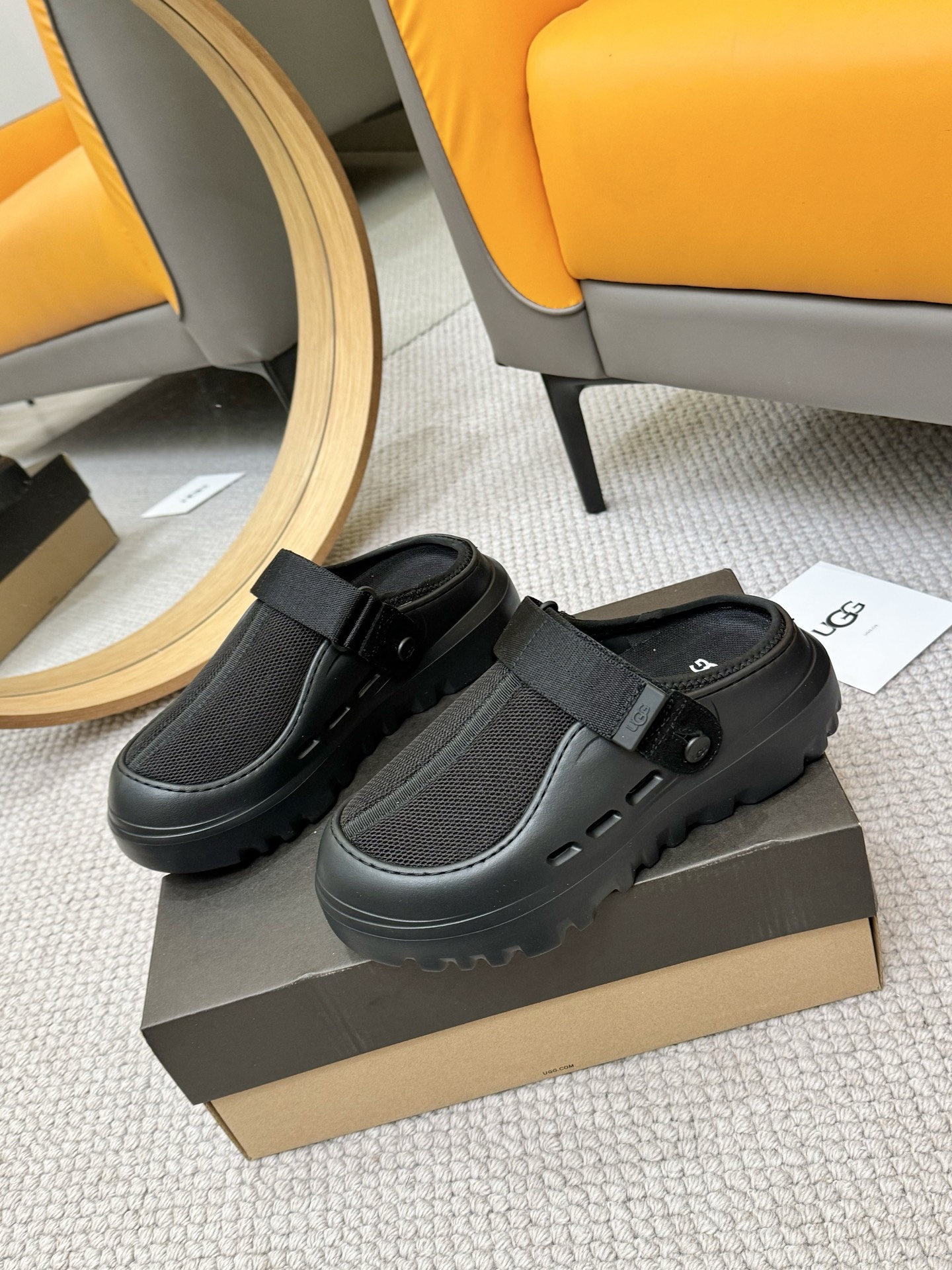 NO:387489,UGG's new Boken thick-soled small internet celebrity slippers, little fat Ding Dudu dou single shoes...Material IP foamed sole, original breathable sandwich network, versatile and fashionable!  Size35-40, slippers, slippers19860909UGG新款博肯厚底小网红拖鞋,小胖丁嘟嘟拖 单鞋…材质IP发泡大底,原版透气三文治网,百搭时尚！ Size35-40,拖鞋,slippers,Women's Shoes