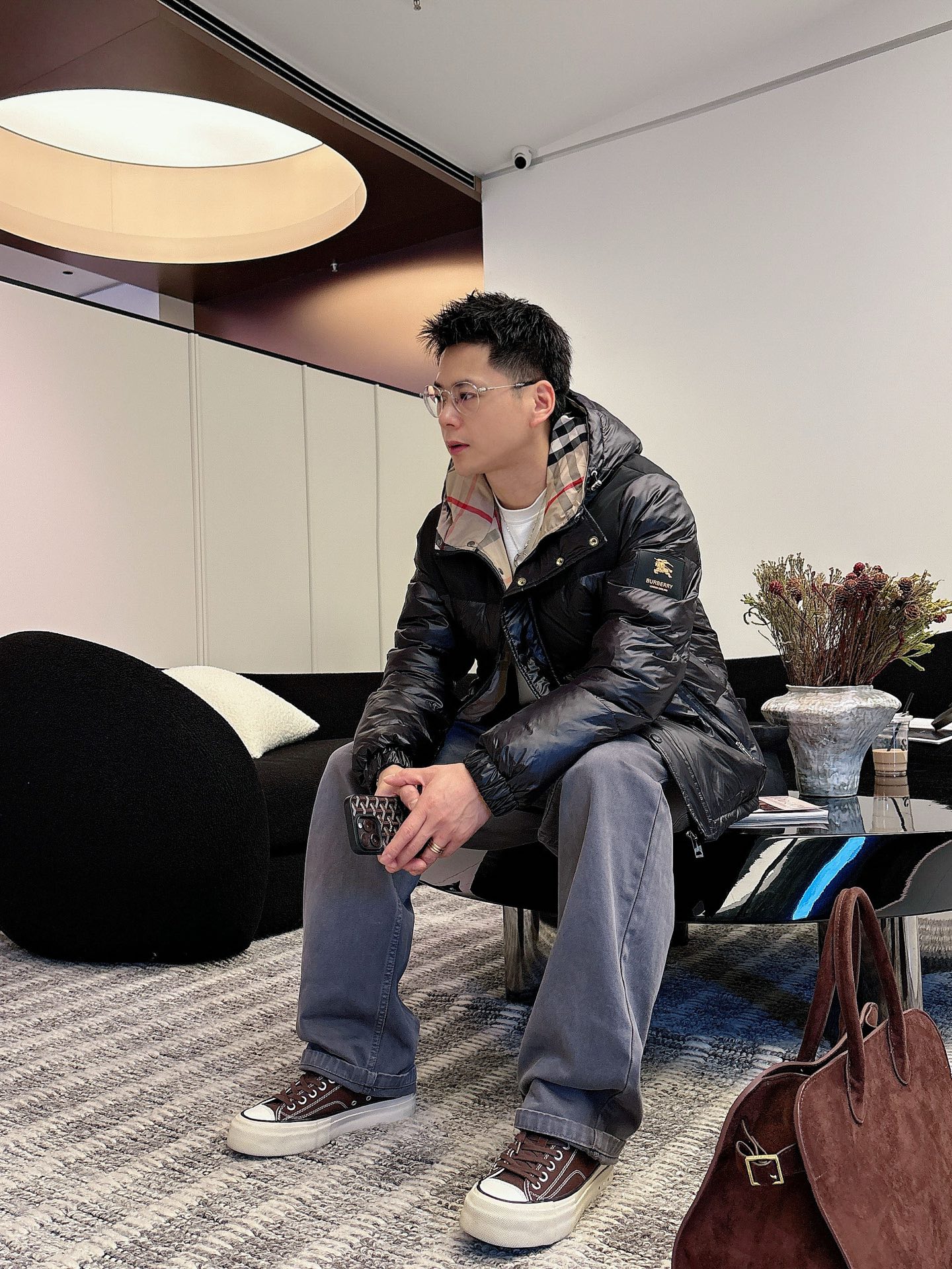 巴宝莉 官网款2025秋冬新款羽绒服。这款号称羽绒服届最高端的，全部90绒的三标齐全带着经典的Logo组