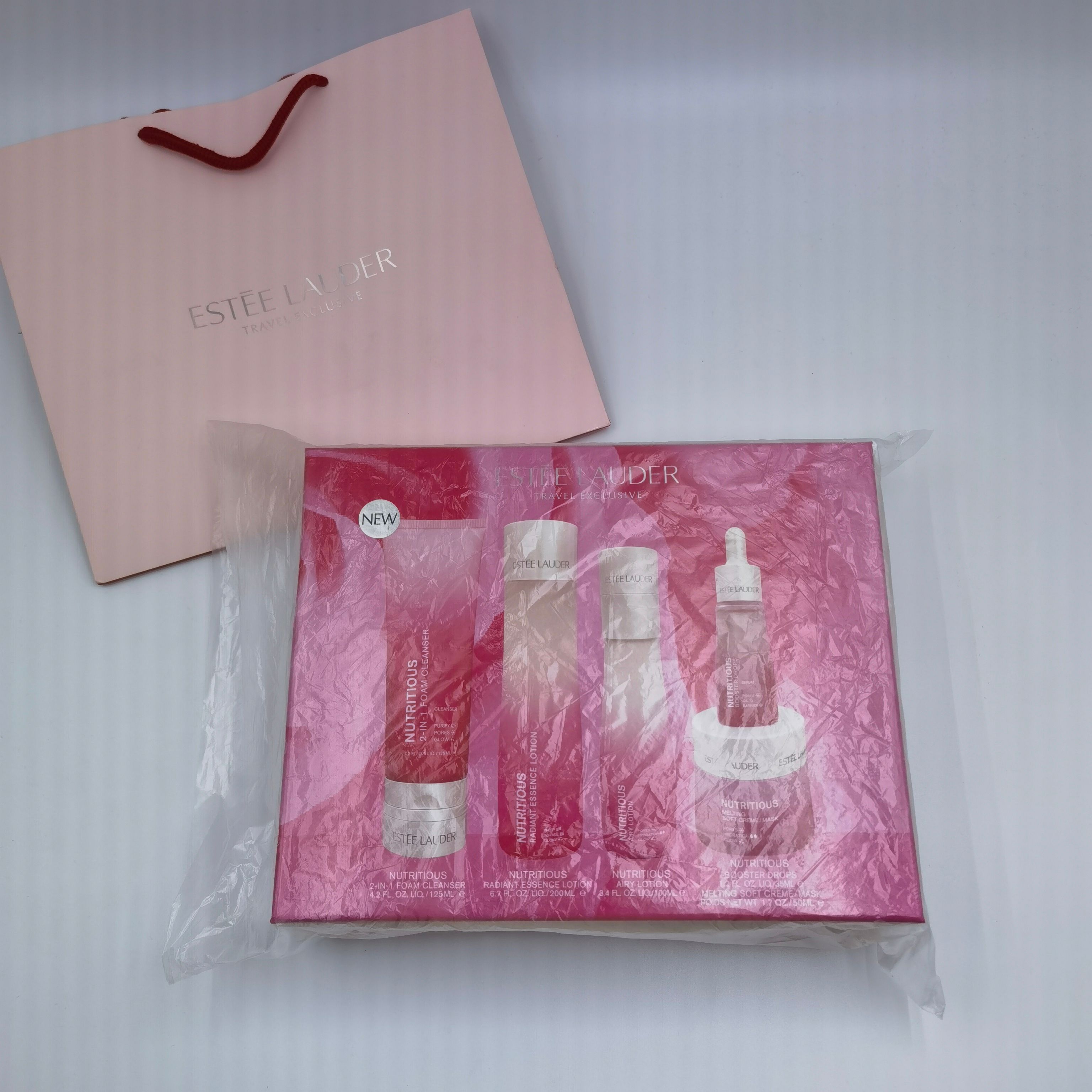 Estée Lauder Red Pomegranate five-piece set! Contains: Red Pomegranate Water 200ml, Red Pomegranate Lotion 100ml, Red P…
