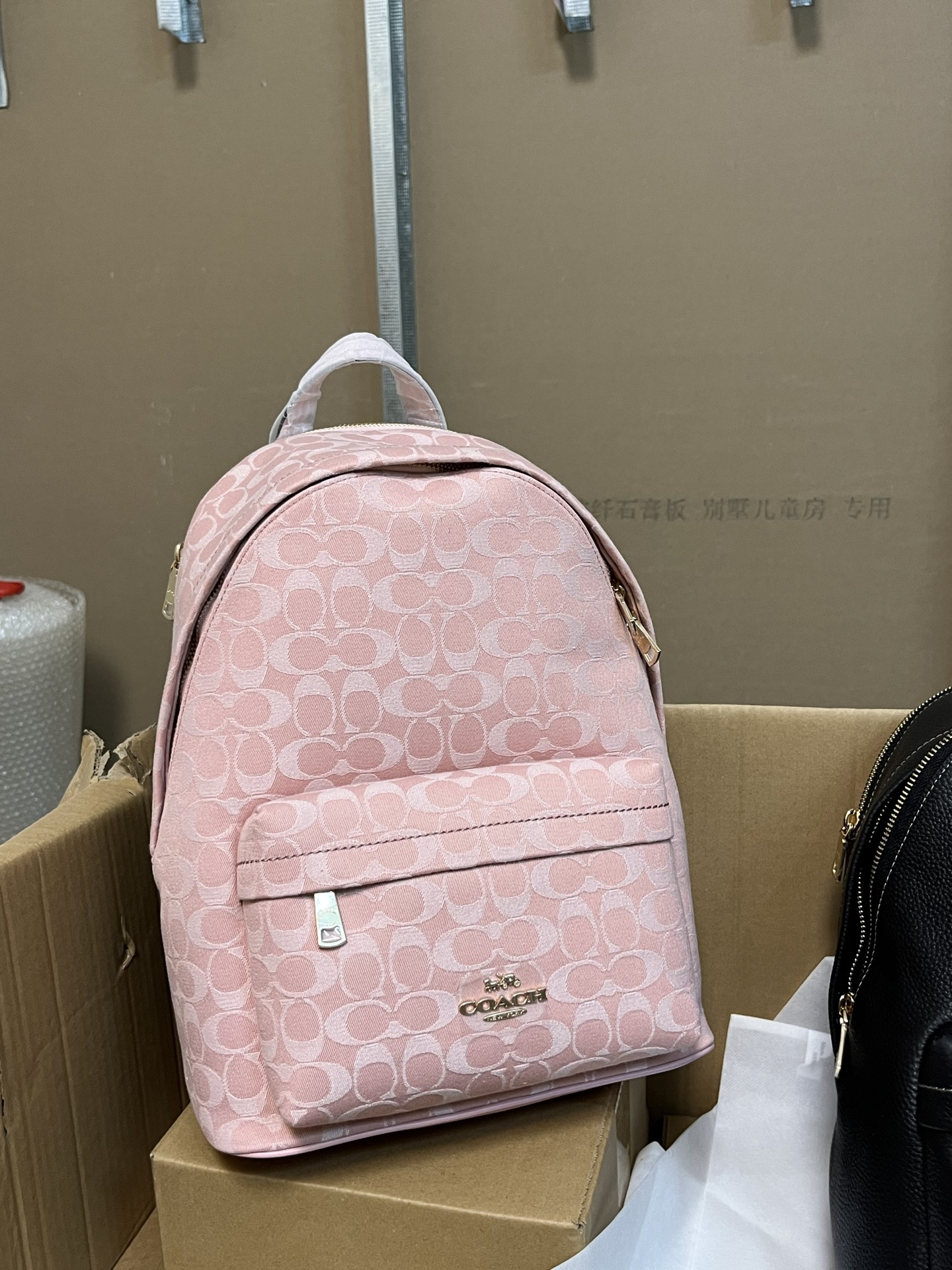 COACH bag Who can resist this pink backpack — photo 6