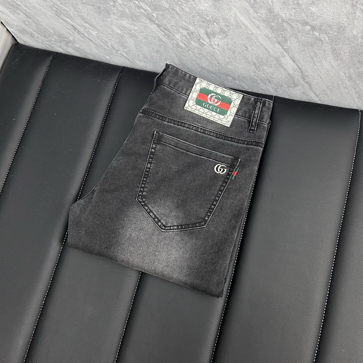 Gucci 2025 Spring/Summer Men's Slim-Fit Stretch Denim Jeans with Classic Logo