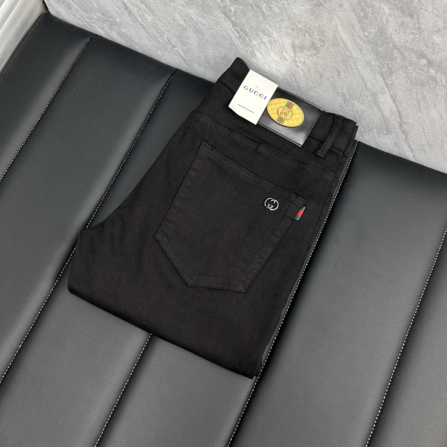 NO:431438,The new model of the ancient ''2025 early spring is on the market in stock, the original single hot jeans are super customized, super heavy industry craftsmanship, and the style is super excellent and the details are impeccable!  The style is not picky, it is very high-end, and the good products are not waiting for everyone. If you like it, hurry up and start, size 29-38, jeans, alexander wang19860909古‘’2025早春新款现货上市,原单爆款牛仔裤超级定制款,超级重工工艺,版型超赞细节做工无可挑剔！款式不挑人,特别高档,好货不等人,看中赶紧下手,尺码29-38,,jeans,alexander wang,Men's clothing