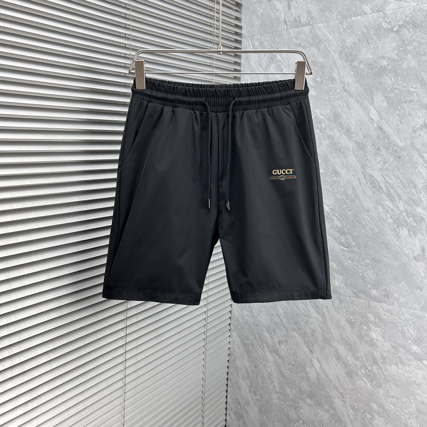 NO:441874,The new ancient style is coming. The new casual pants and shorts in spring and summer 2025 are imported high-density customized quick-drying fabric, comfortable, soft and skin-friendly, straight and not easy to wrinkle. It is simple and clear. It is super versatile and fashionable and versatile. It is straight and stylish. It is a must-have for the wardrobe!  Suitable for any occasion, size M-3XL, shorts, alexander wang19860909古‘’新款来袭 2025春夏新款休闲裤短裤,进口高密度定制速干面料,舒适柔软亲肤,笔挺不易起皱,简单明了,超级百搭上身效果超级棒时尚百搭,笔挺有型,衣橱必备！适合任何场合穿着,码数M-3XL,,shorts,alexander wang,Men's clothing