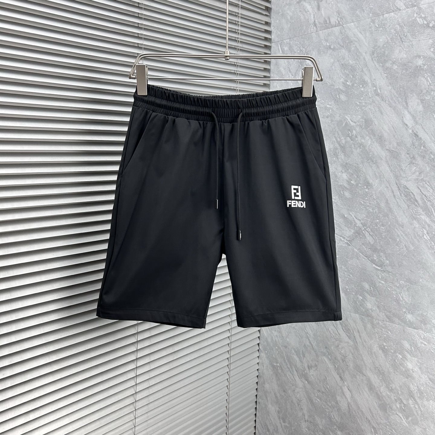 NO:441864,Fin’s new style is coming. 2025 spring and summer new casual pants and shorts, imported high-density custom quick-drying fabric, comfortable, soft and skin-friendly, straight and not easy to wrinkle, simple and clear, super versatile, super fashionable and versatile, straight and stylish, a must-have for the wardrobe!  Suitable for any occasion, size M-3XL, shorts, alexander wang19860909芬’新款来袭 2025春夏新款休闲裤短裤,进口高密度定制速干面料,舒适柔软亲肤,笔挺不易起皱,简单明了,超级百搭上身效果超级棒时尚百搭,笔挺有型,衣橱必备！适合任何场合穿着,码数M-3XL,,shorts,alexander wang,Men's clothing