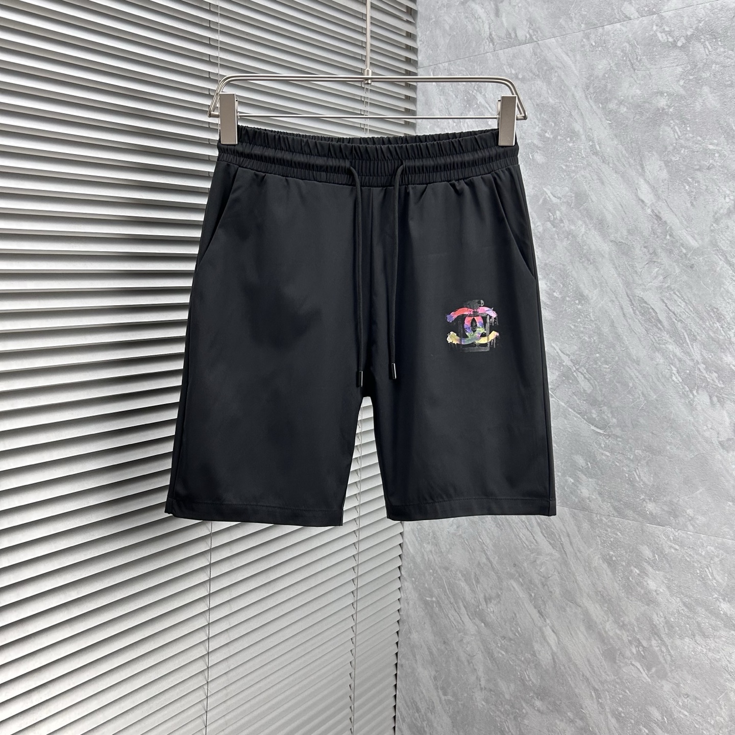 NO:441849,The new style of Chanel is coming. The new casual pants and shorts in spring and summer 2025 are imported high-density customized quick-drying fabric, comfortable, soft and skin-friendly, straight and not easy to wrinkle. It is simple and clear. It is super versatile and fashionable and versatile. It is straight and stylish. It is a must-have for the wardrobe!  Suitable for any occasion, size M-3XL, chanel, shorts, alexander wang19860909香奈‘’新款来袭 2025春夏新款休闲裤短裤,进口高密度定制速干面料,舒适柔软亲肤,笔挺不易起皱,简单明了,超级百搭上身效果超级棒时尚百搭,笔挺有型,衣橱必备！适合任何场合穿着,码数M-3XL,,chanel,shorts,alexander wang,Men's clothing