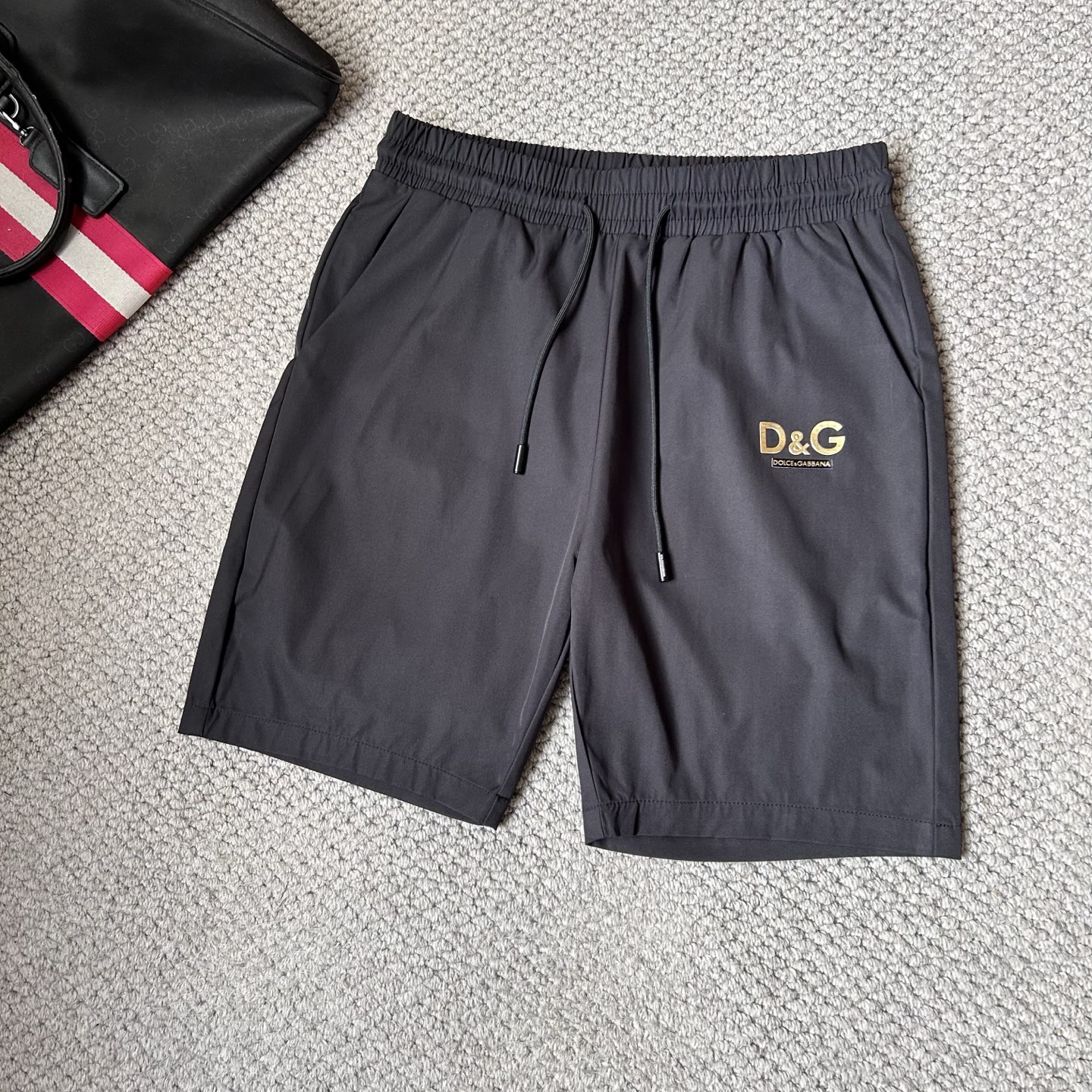 NO:442393,DG'''' new style is coming. 2025 spring and summer new casual pants and shorts, imported high-density custom quick-drying fabric, comfortable, soft and skin-friendly, straight and not easy to wrinkle, simple and clear, super versatile, super fashionable and versatile, straight and stylish, a must-have for the wardrobe!  Suitable for any occasion, size M-3XL, shorts, alexander wang19860909DG‘’新款来袭 2025春夏新款休闲裤短裤,进口高密度定制速干面料,舒适柔软亲肤,笔挺不易起皱,简单明了,超级百搭上身效果超级棒时尚百搭,笔挺有型,衣橱必备！适合任何场合穿着,码数M-3XL,,shorts,alexander wang,Men's clothing