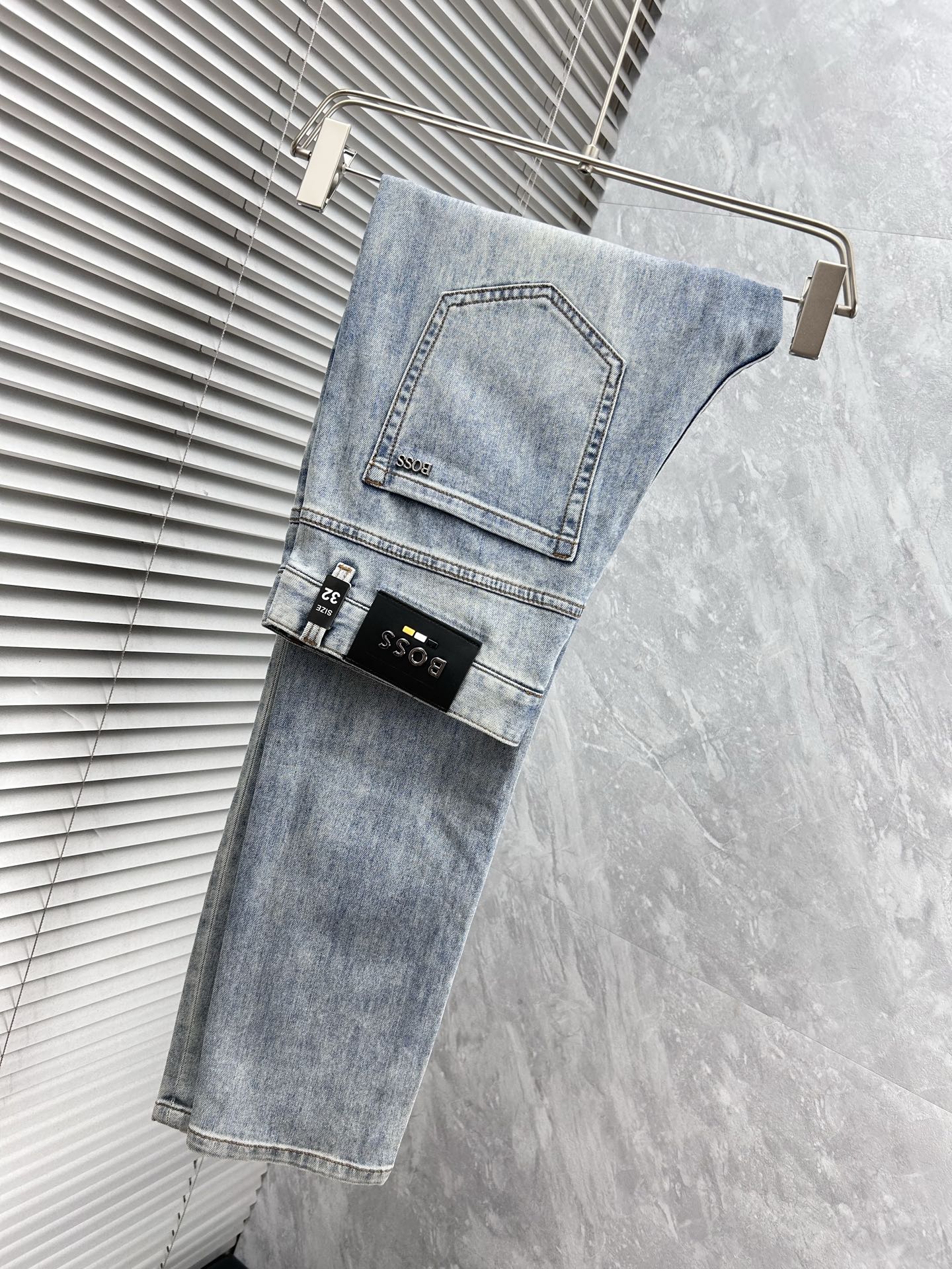 BOSS Men's Light Wash Slim Fit Denim Jeans - Italian Fabric, Modern Style