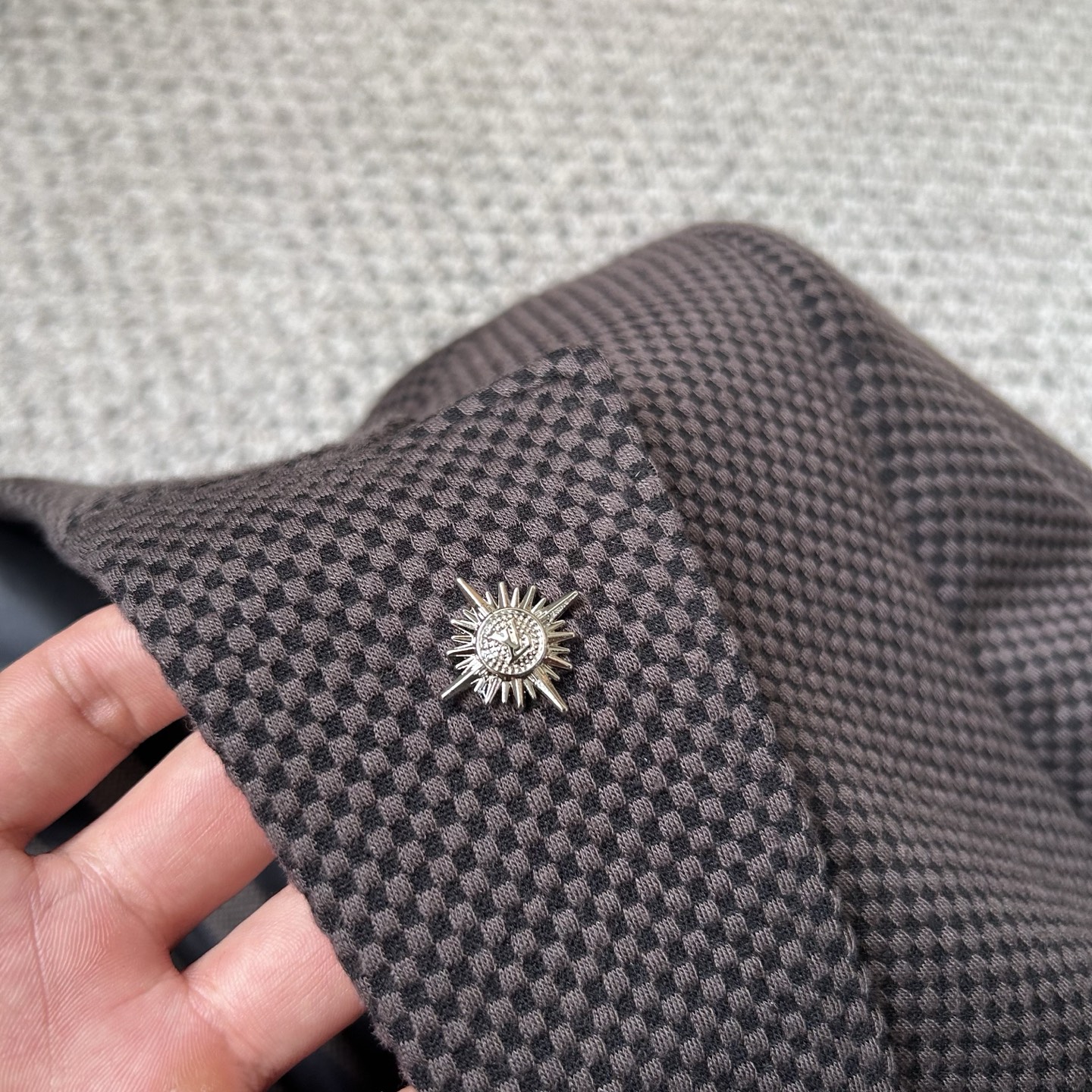 路易威登✨、2025新品西装外套，🚀时尚帅气，简约百搭款，定制原版面料，不仅挺括，保持潮流的廓形，又穿着