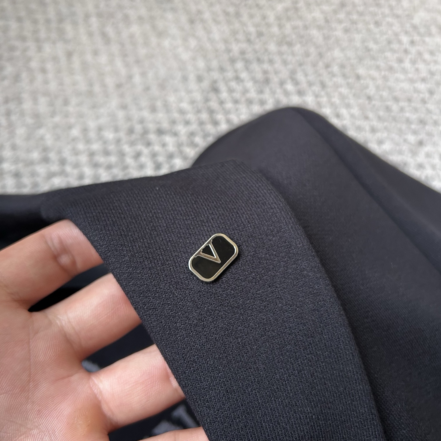 华伦天奴✨、2025新品西装外套，🚀时尚帅气，简约百搭款，定制原版面料，不仅挺括，保持潮流的廓形，又穿着