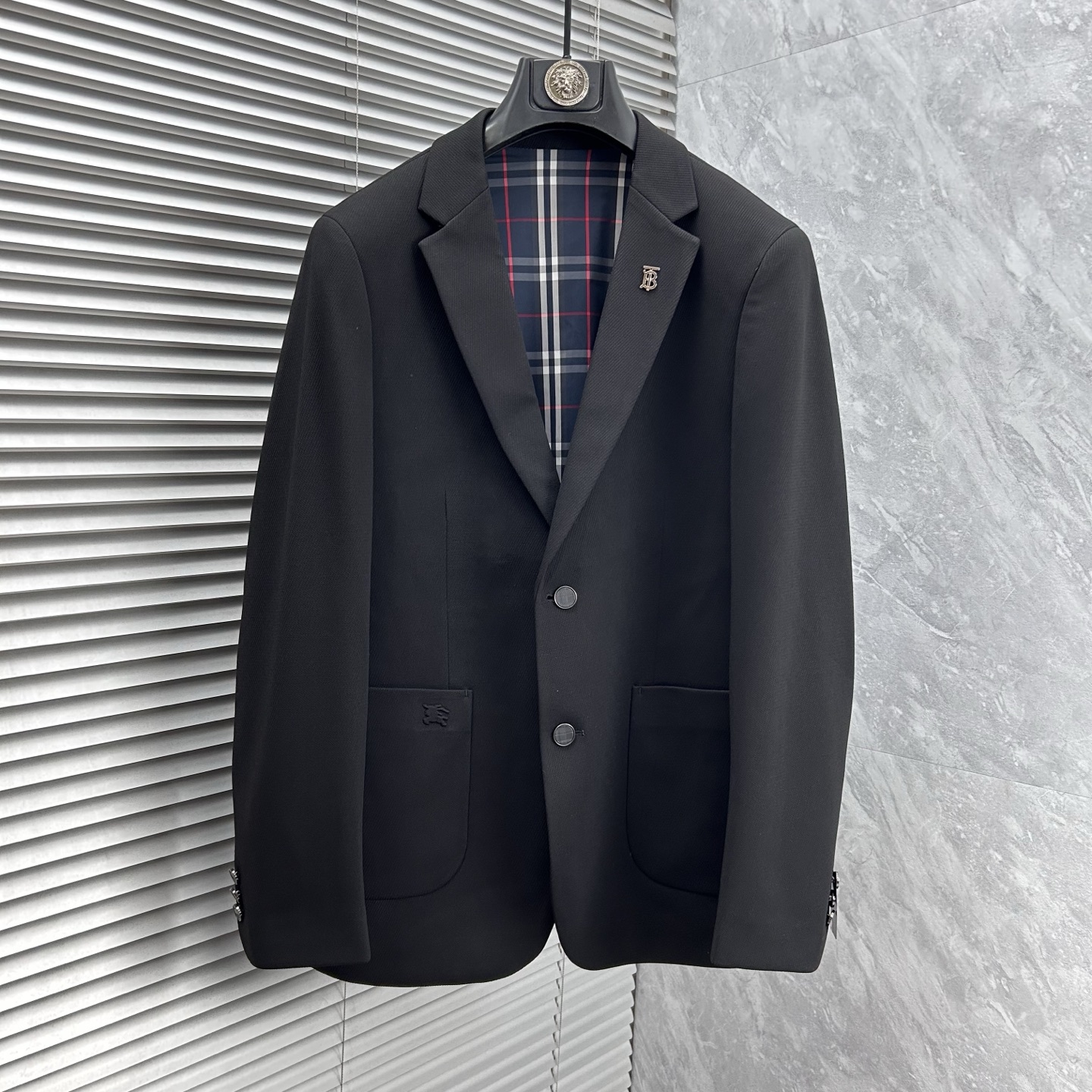 NO:725864,(Available after the New Year) Burberry, new suit jacket, fashionable and handsome, simple and versatile, customized original fabric, not only crisp and trendy silhouette, but also comfortable to wear, more delicate yarn weaving, code number 48-56,, burberry, jackets & coats, business suit,19860909（可年后）巴宝莉、新品西装外套,时尚帅气,简约百搭款,定制原版面料,不仅挺括,保持潮流的廓形,又穿着舒适,纱织更细腻,码数48-56,,burberry,jackets & coats,business suit,,Men's clothing