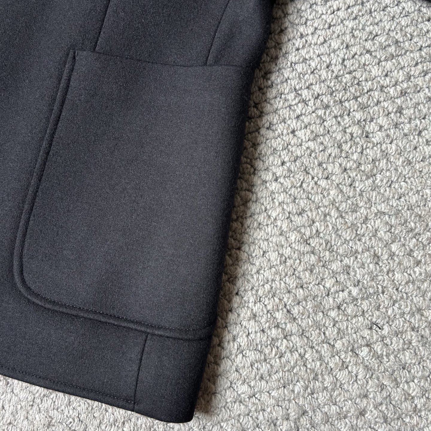 路易威登✨、2025新品西装外套，🚀时尚帅气，简约百搭款，定制原版面料，不仅挺括，保持潮流的廓形，又穿着