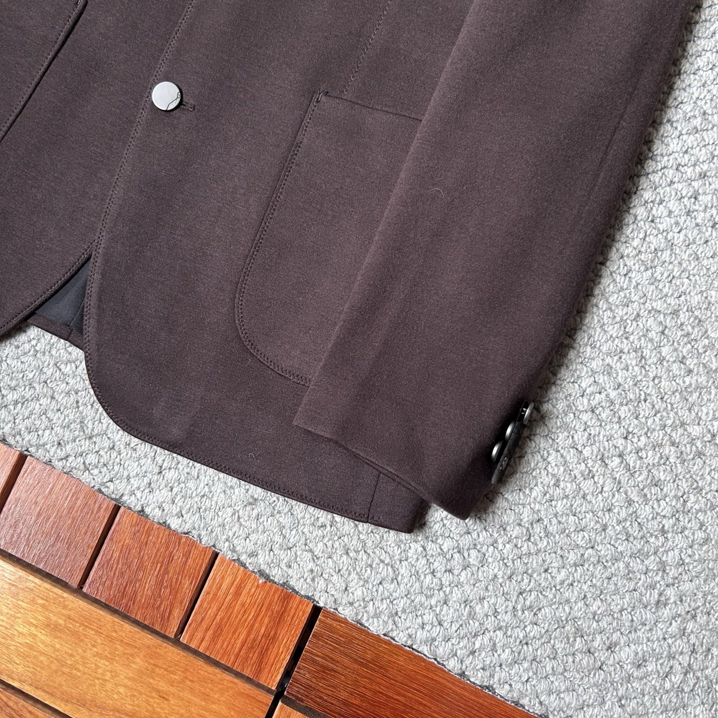 杰尼亚✨、2025新品西装外套，🚀时尚帅气，简约百搭款，定制原版面料，不仅挺括，保持潮流的廓形，又穿着舒