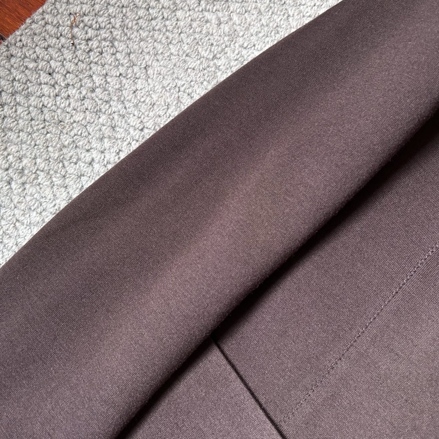 杰尼亚✨、2025新品西装外套，🚀时尚帅气，简约百搭款，定制原版面料，不仅挺括，保持潮流的廓形，又穿着舒