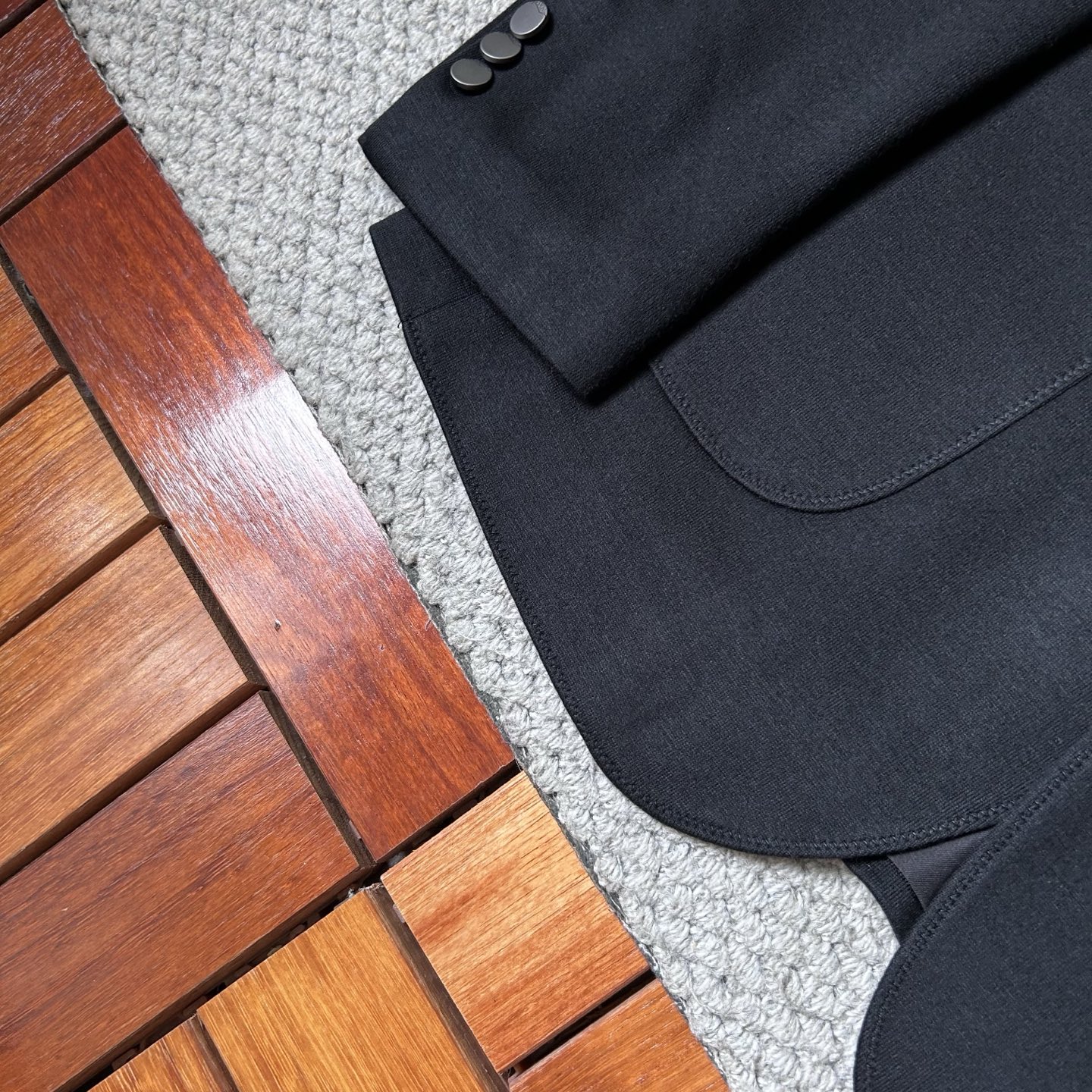 杰尼亚✨、2025新品西装外套，🚀时尚帅气，简约百搭款，定制原版面料，不仅挺括，保持潮流的廓形，又穿着舒