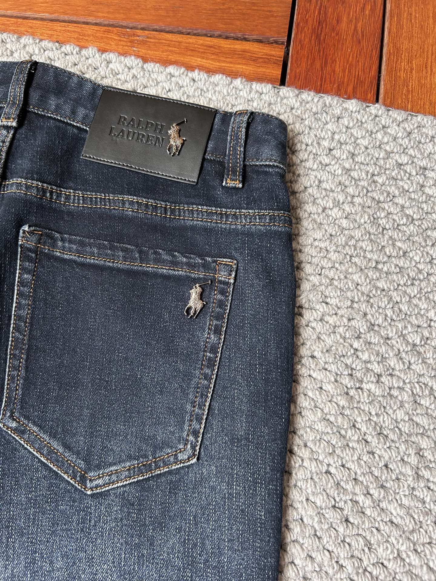 保罗’2025SS秋冬新品重工休闲牛仔裤👖，进口优质水洗弹力面料，上身舒适透气有弹力，客供五金辅料装饰，