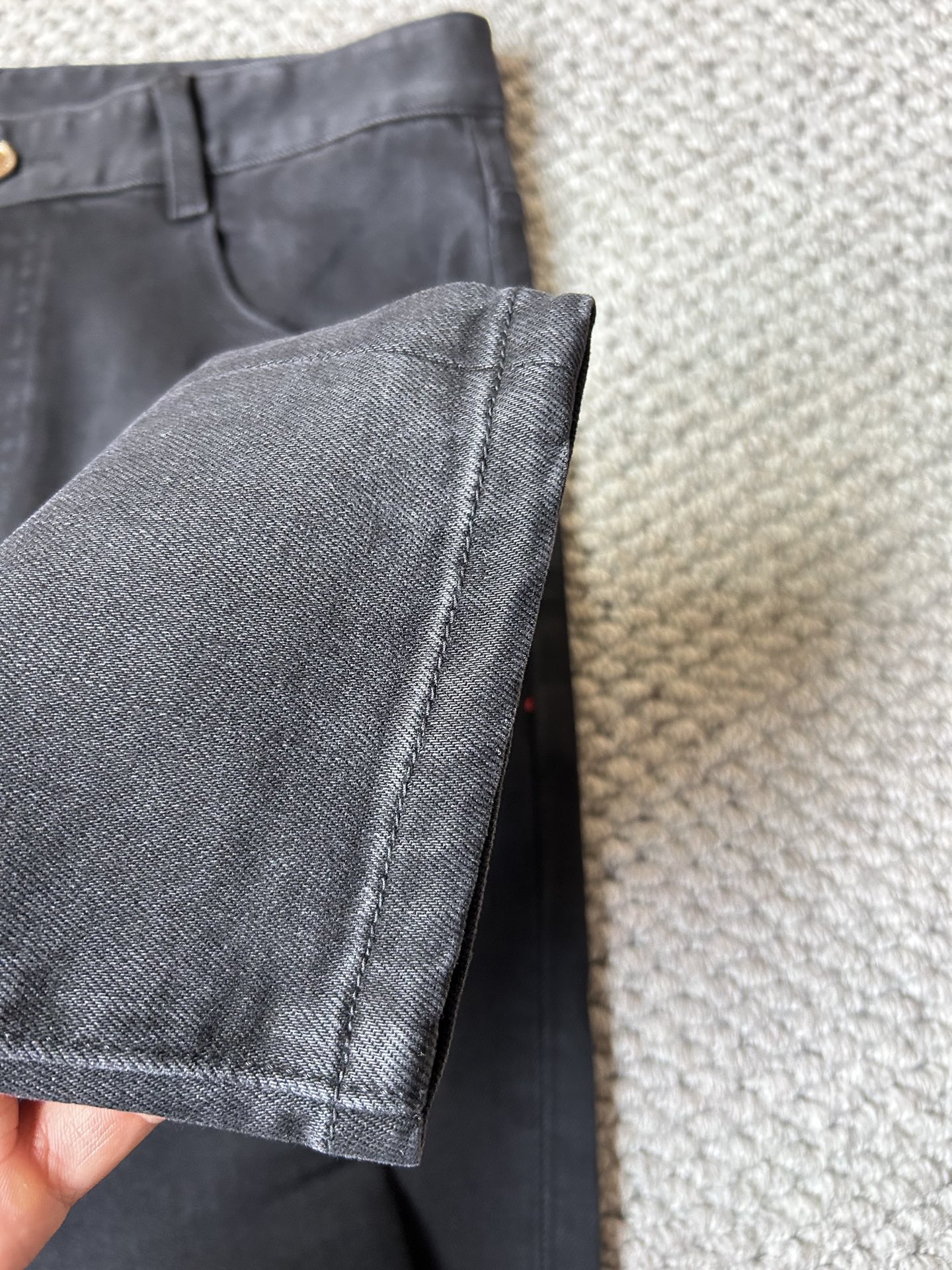 鳄鱼🐊‘’2025SS秋冬新品重工休闲牛仔裤👖，进口优质水洗弹力面料，上身舒适透气有弹力，客供五金辅料装