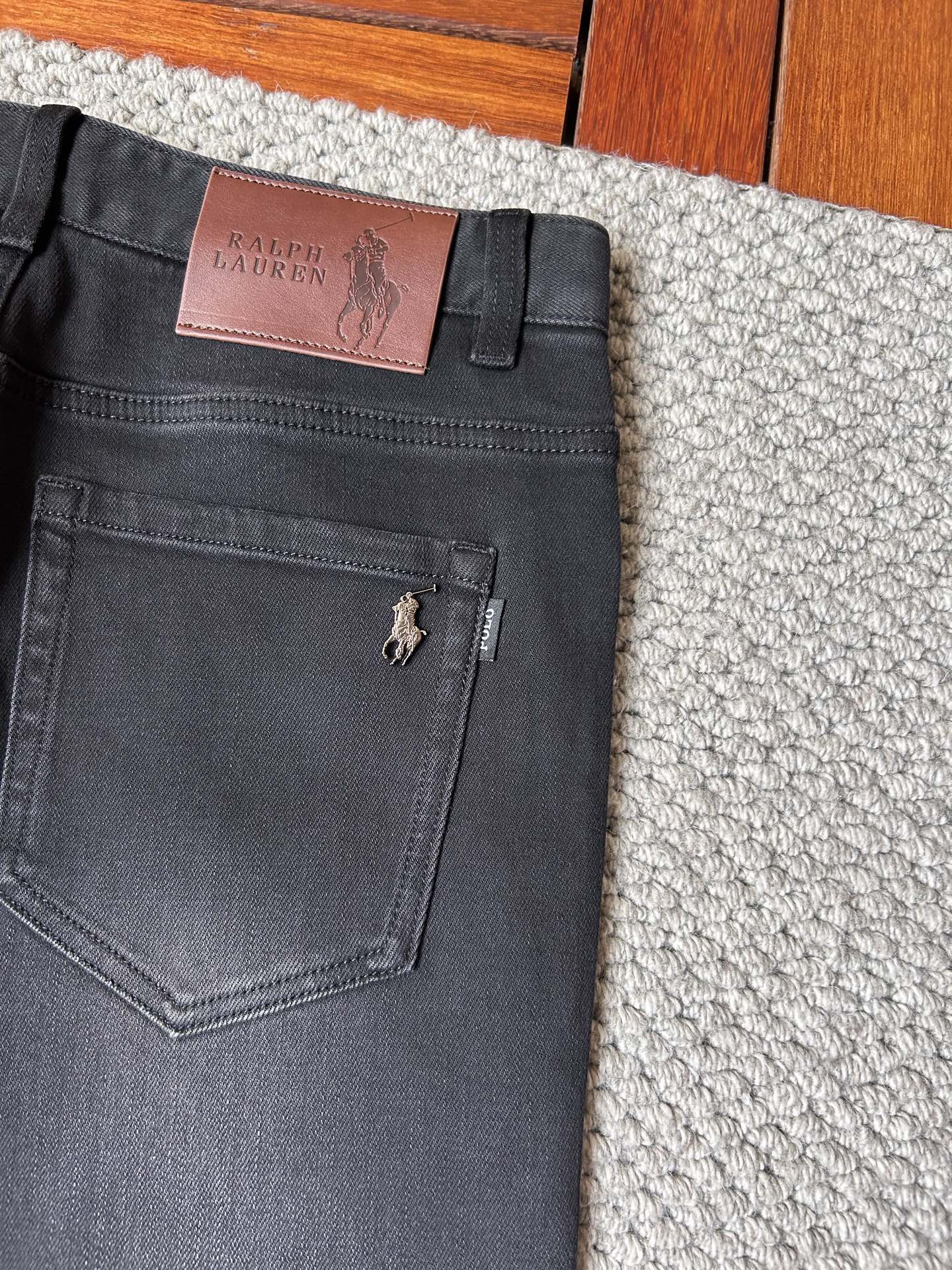 保罗‘’2025SS秋冬新品重工休闲牛仔裤👖，进口优质水洗弹力面料，上身舒适透气有弹力，客供五金辅料装饰