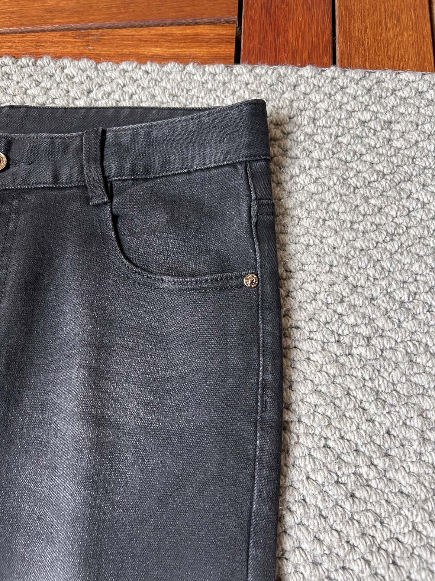 保罗‘’2025SS秋冬新品重工休闲牛仔裤👖，进口优质水洗弹力面料，上身舒适透气有弹力，客供五金辅料装饰