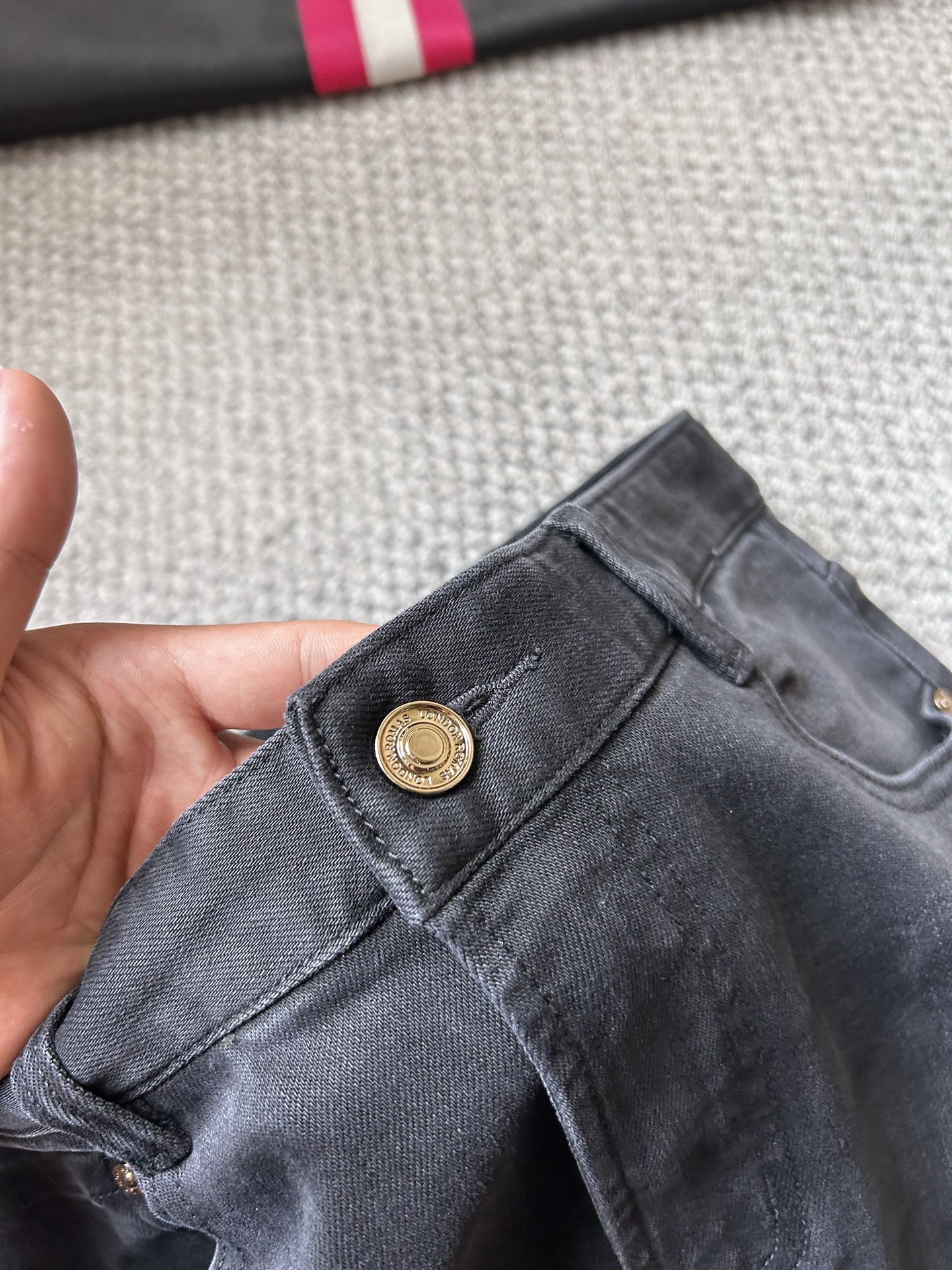 保罗‘’2025SS秋冬新品重工休闲牛仔裤👖，进口优质水洗弹力面料，上身舒适透气有弹力，客供五金辅料装饰