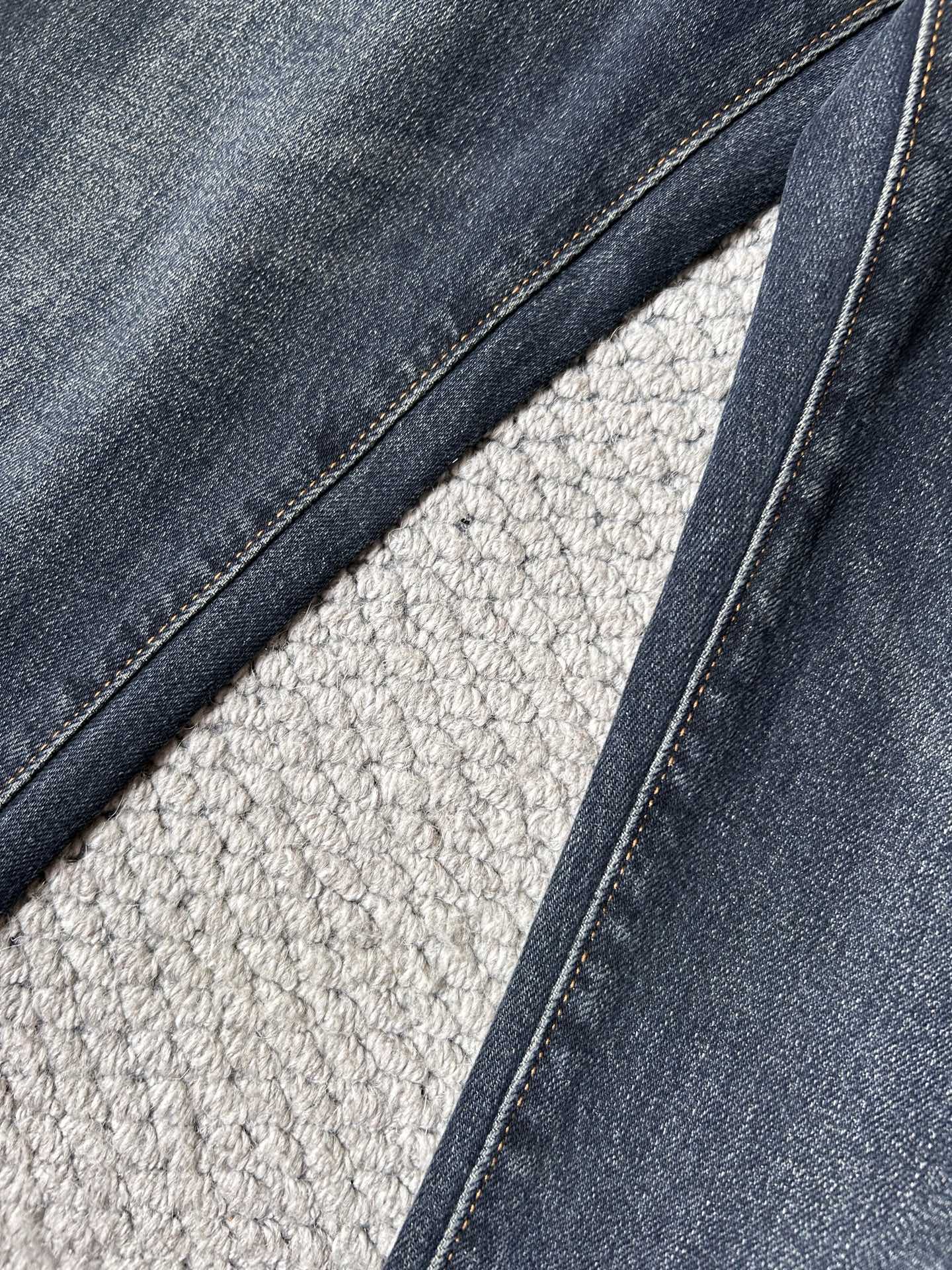 阿玛‘’2025SS秋冬新品重工休闲牛仔裤👖，进口优质水洗弹力面料，上身舒适透气有弹力，客供五金辅料装饰