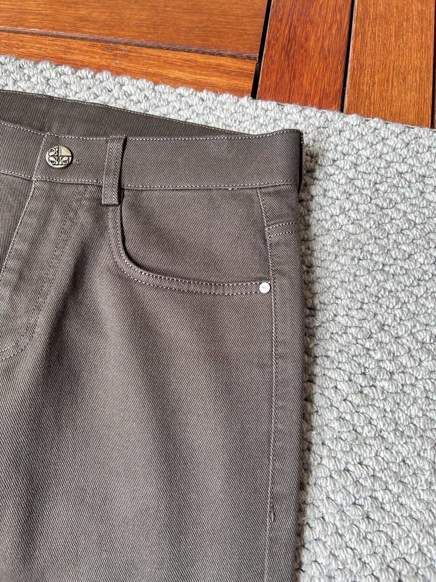 罗意*秋冬🔥🔥ss秋冬新品，官网同步有售，男士高端休闲牛仔裤，高端进口面料，带弹力，，五搭配，即经典又时