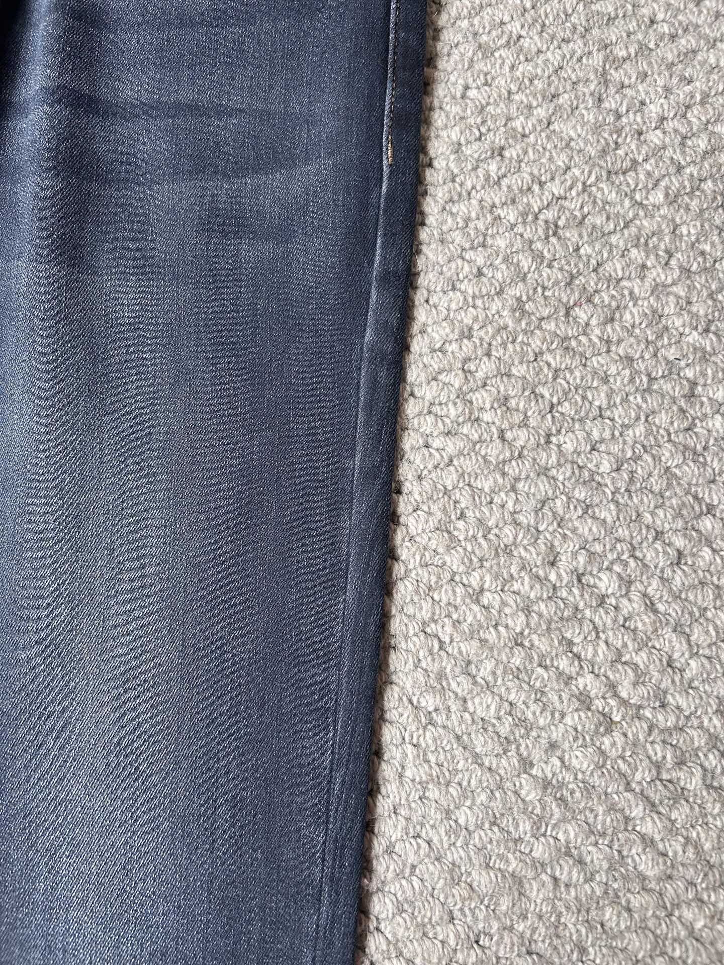 普拉达^_^*秋冬🔥🔥ss秋冬新品，官网同步有售，男士高端休闲牛仔裤，高端进口面料，带弹力，，五搭配，即