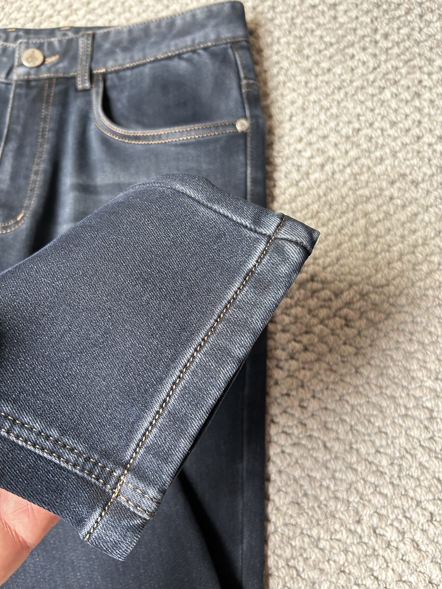 普拉达^_^*秋冬🔥🔥ss秋冬新品，官网同步有售，男士高端休闲牛仔裤，高端进口面料，带弹力，，五搭配，即