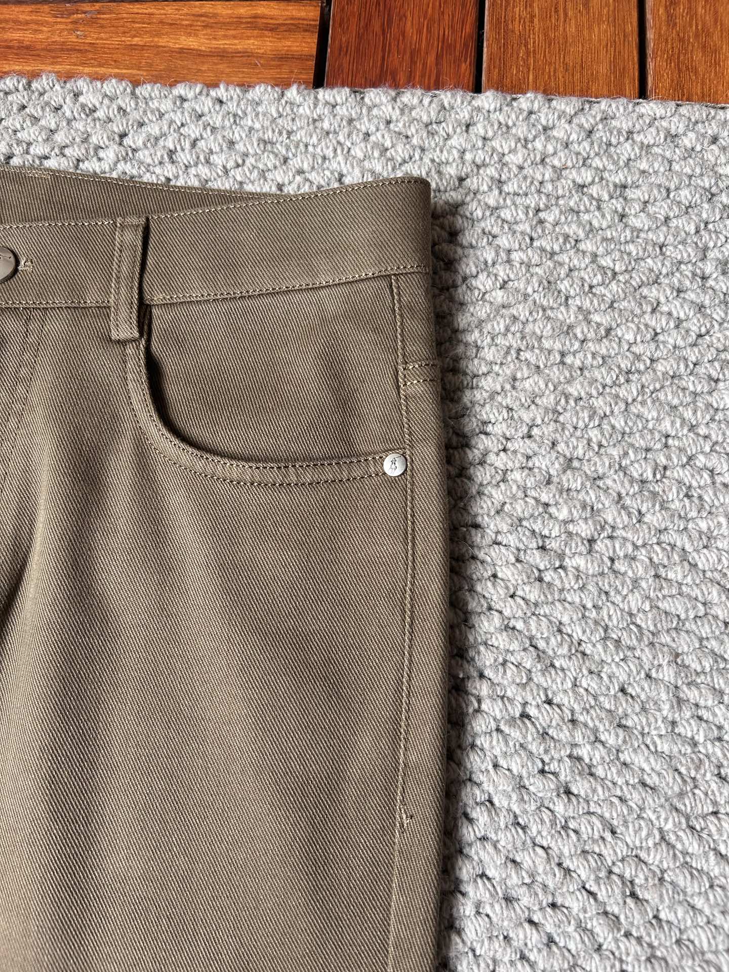 保*秋冬🔥🔥ss秋冬新品，官网同步有售，男士高端休闲牛仔裤，高端进口面料，带弹力，，五搭配，即经典又时尚