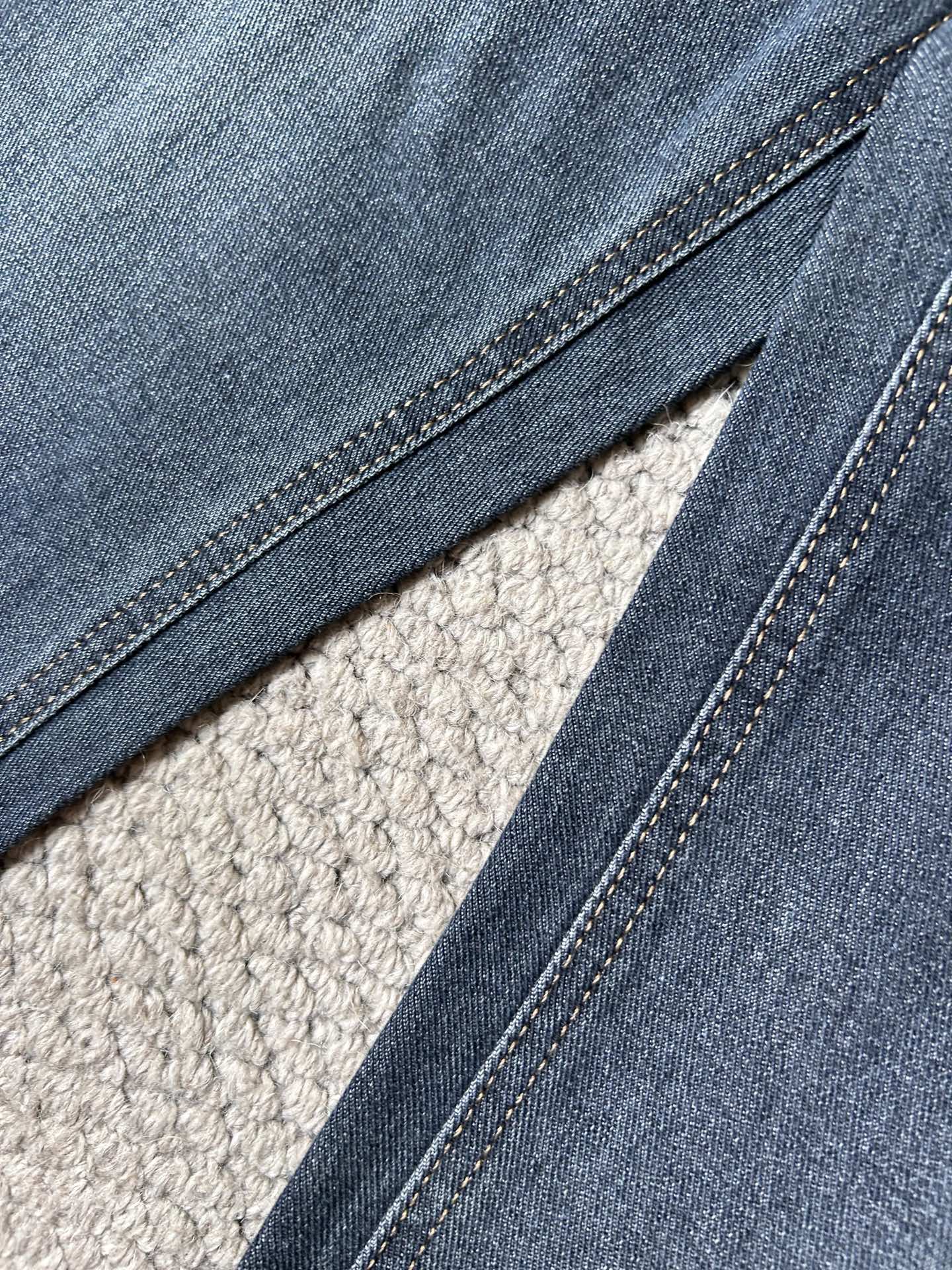 华伦天*秋冬🔥🔥ss秋冬新品，官网同步有售，男士高端休闲牛仔裤，高端进口面料，带弹力，，五搭配，即经典又