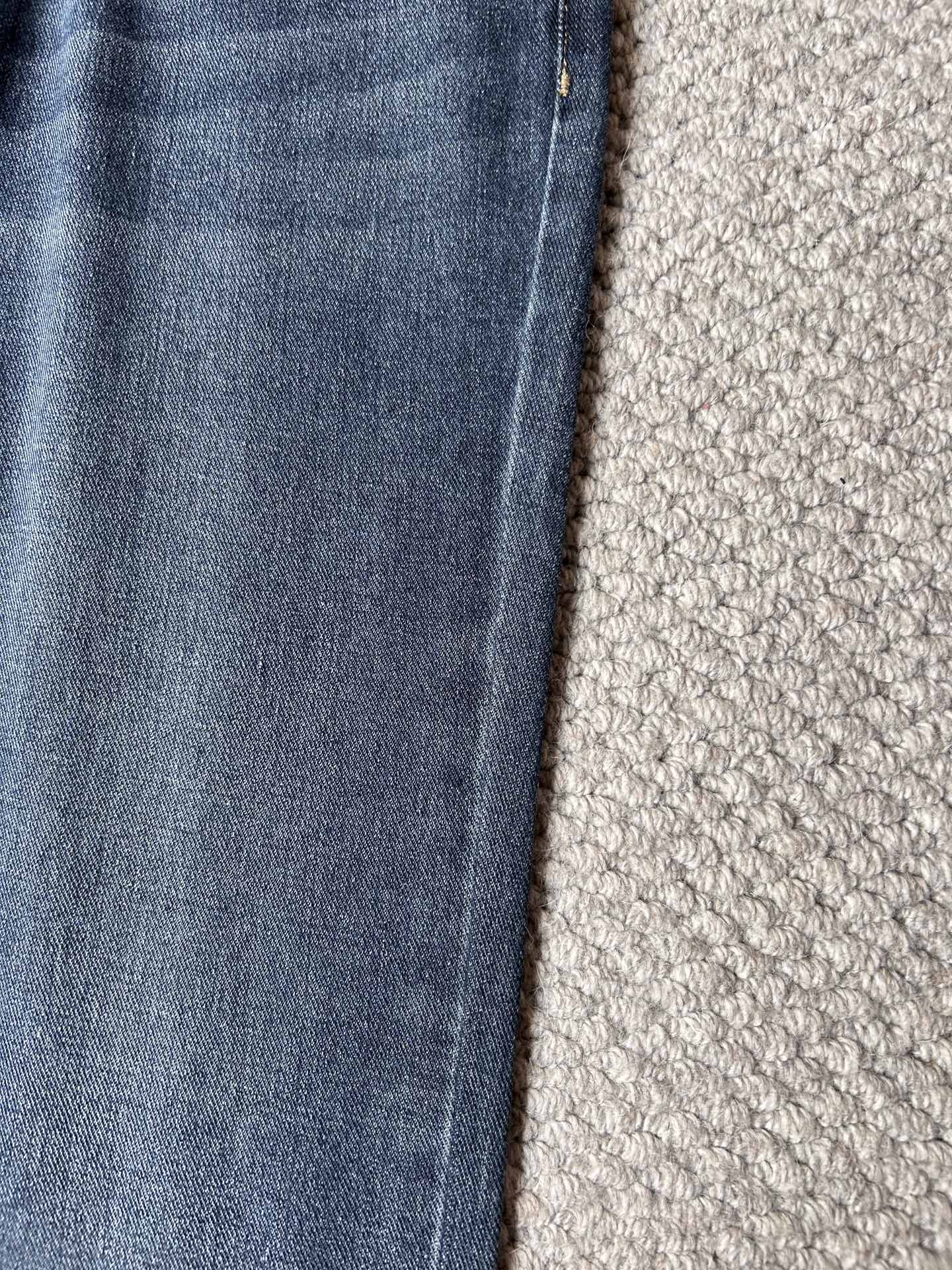 华伦天*秋冬🔥🔥ss秋冬新品，官网同步有售，男士高端休闲牛仔裤，高端进口面料，带弹力，，五搭配，即经典又