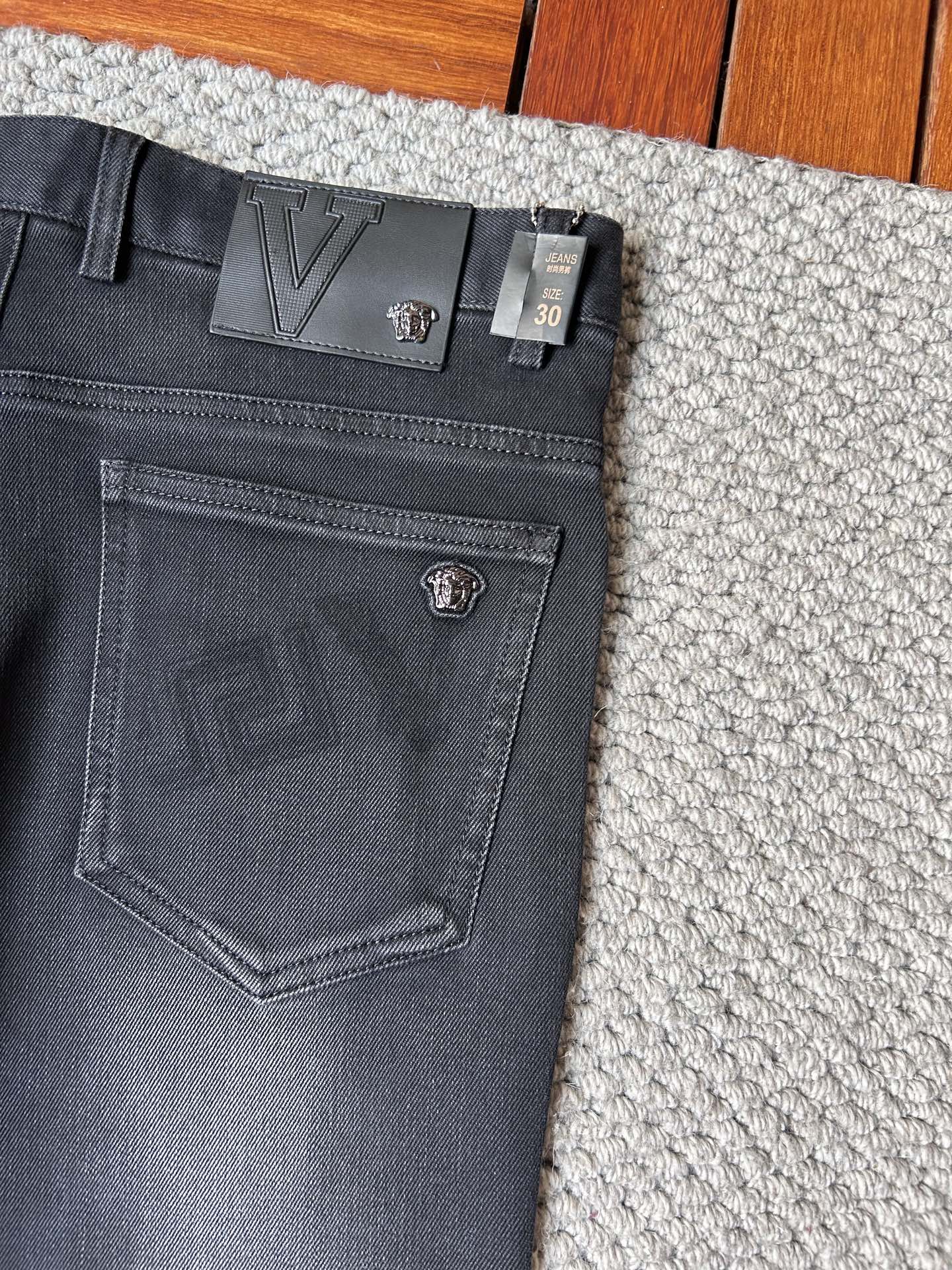 范思*秋冬🔥🔥ss秋冬新品，官网同步有售，男士高端休闲牛仔裤，高端进口面料，带弹力，，五搭配，即经典又时